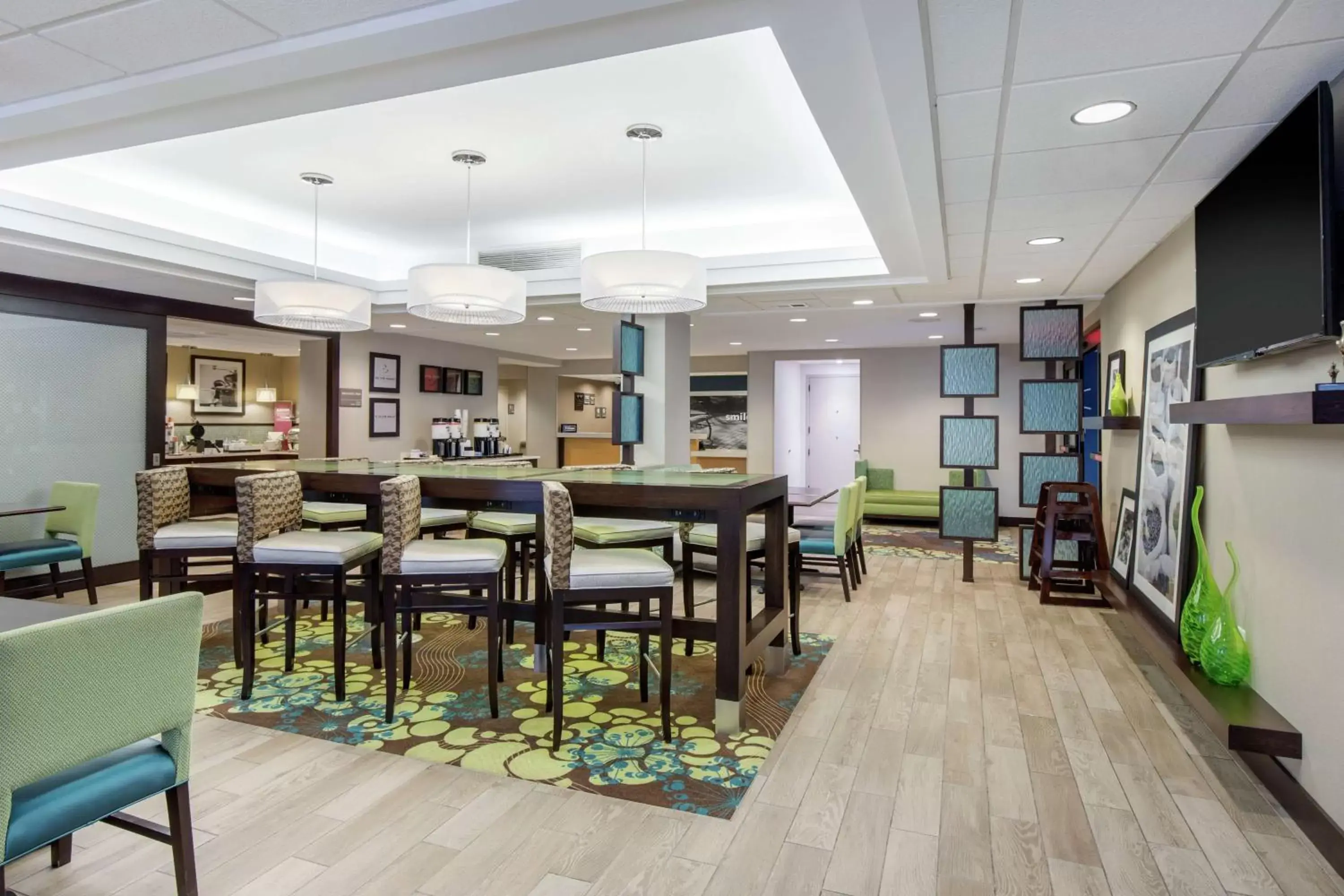 Dining area, Restaurant/Places to Eat in Hampton Inn Mebane