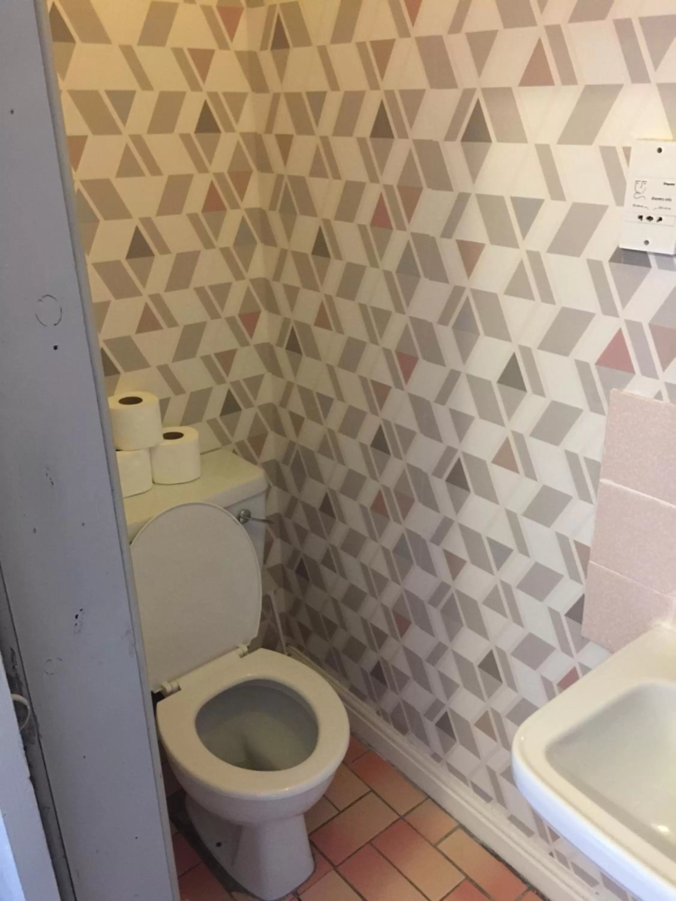 Toilet in Blackpool Central Hotel