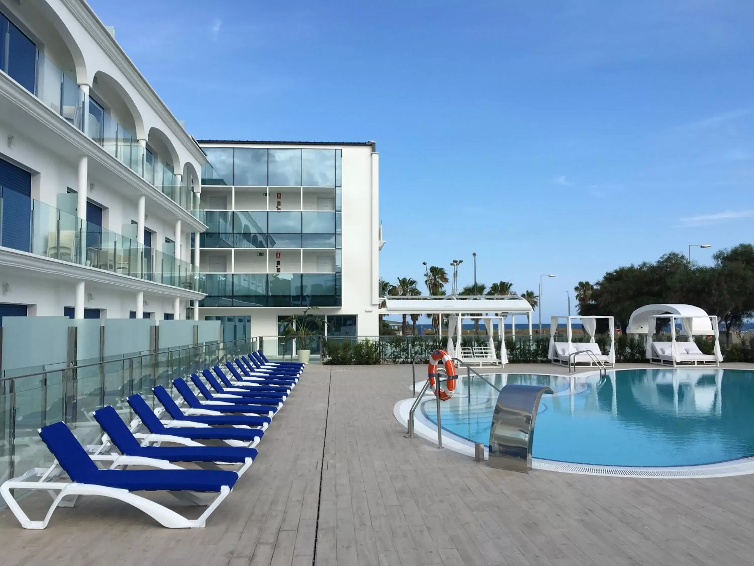 Swimming pool, Property Building in Masd Mediterraneo Hotel Apartamentos Spa