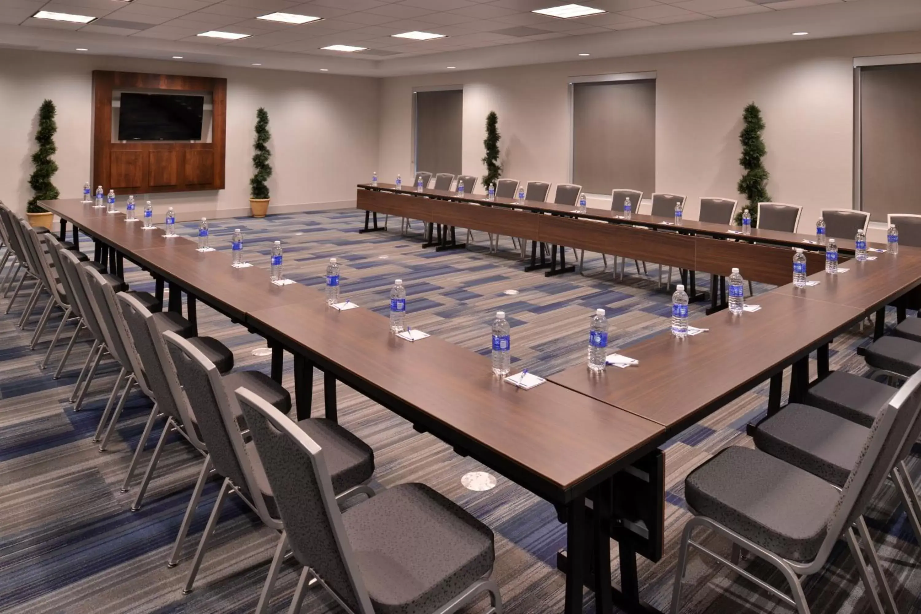 Meeting/conference room in Holiday Inn Express Hotels & Suites Loma Linda, an IHG Hotel