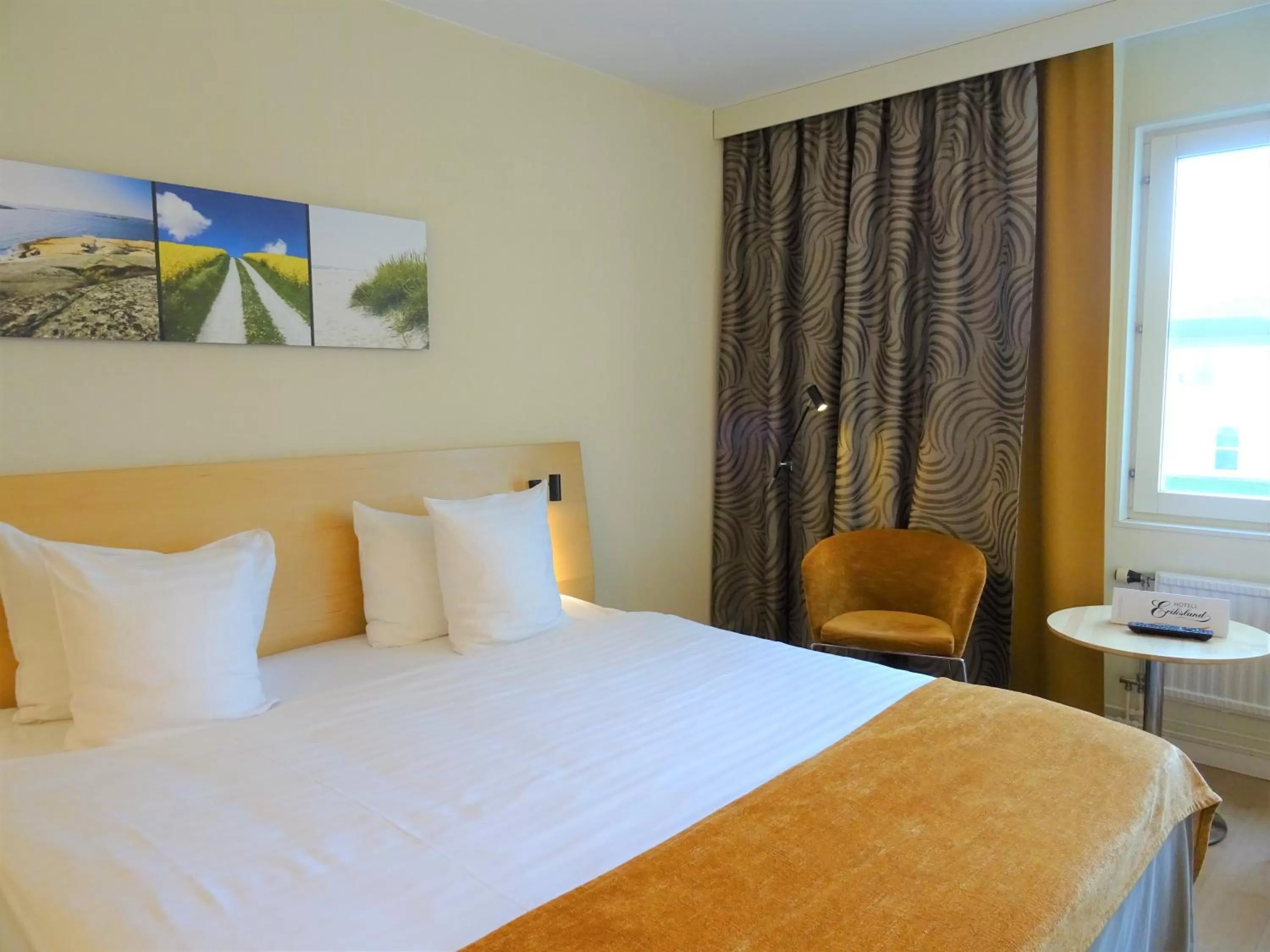 Property building, Bed in Hotell Erikslund