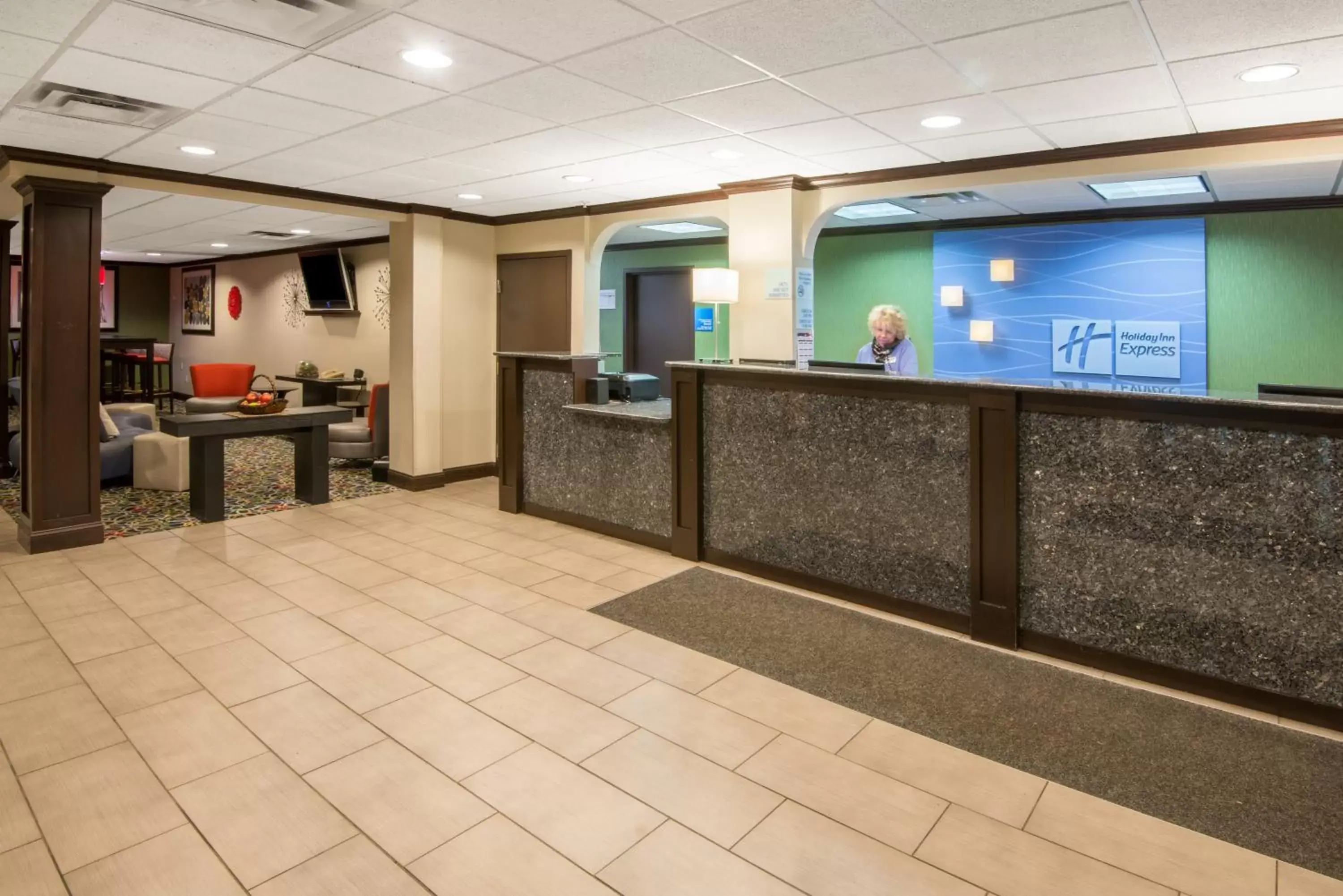 Property building, Lobby/Reception in Holiday Inn Express Cleveland Airport - Brook Park, an IHG Hotel