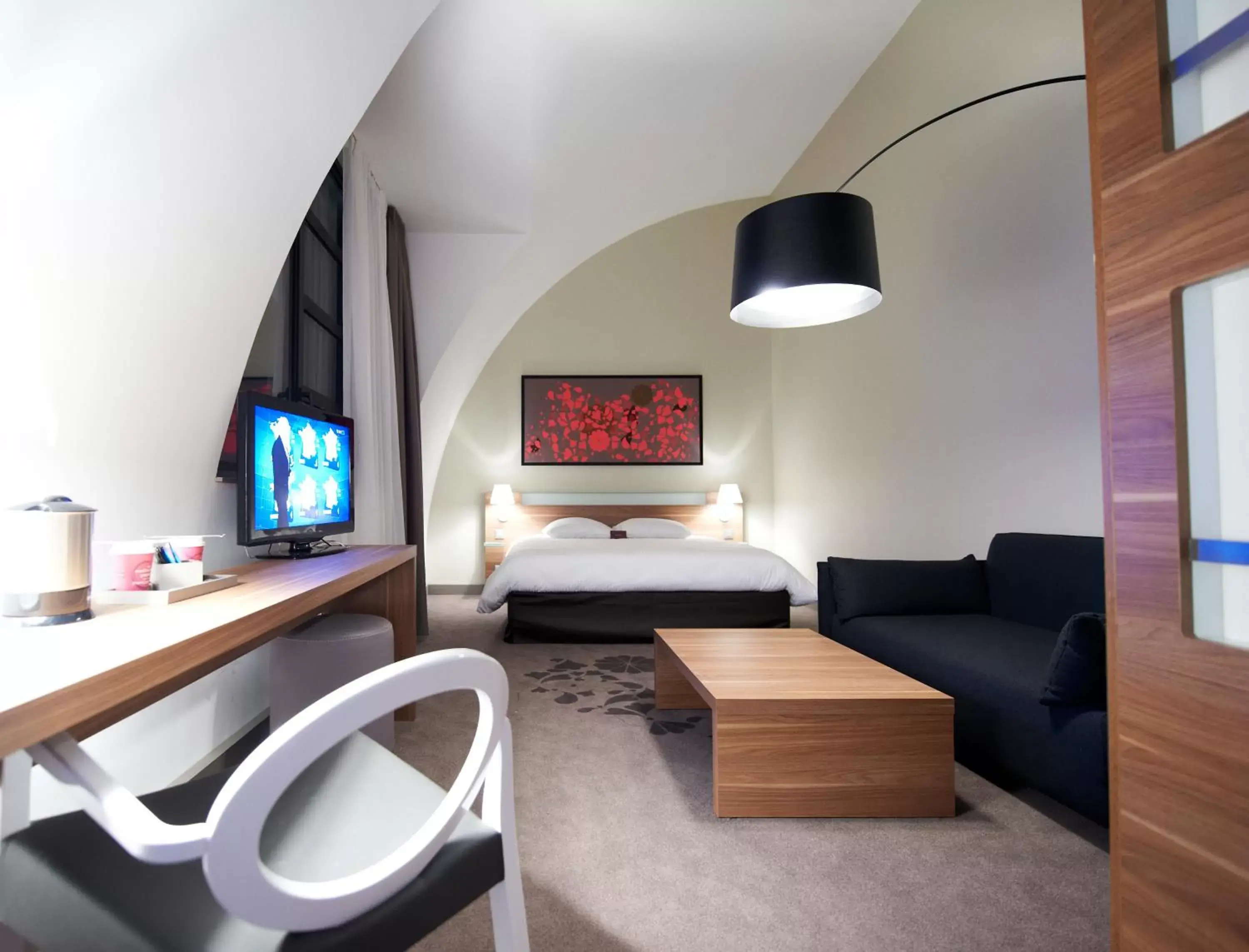 Photo of the whole room, TV/Entertainment Center in Mercure Cholet Centre