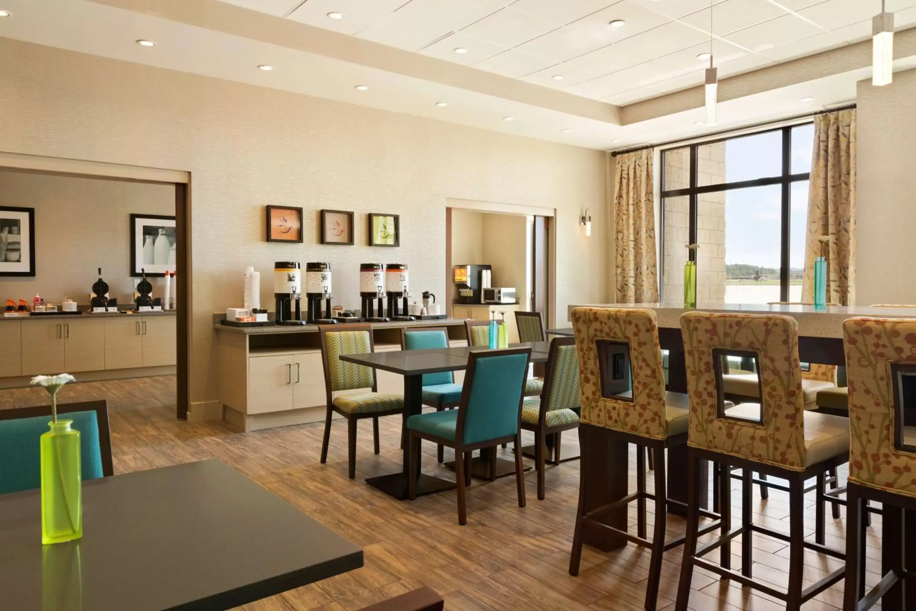 Dining area, Restaurant/Places to Eat in Hampton Inn by Hilton Edmonton/Sherwood Park