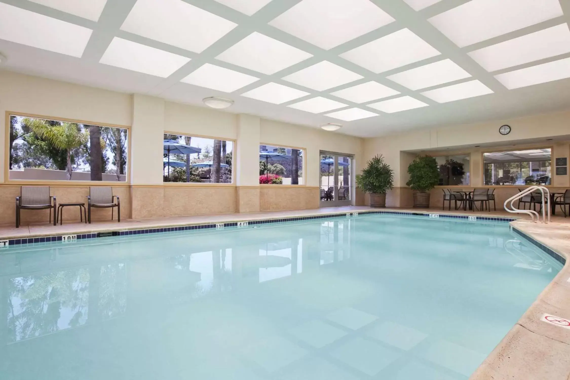 Pool view, Swimming Pool in Embassy Suites by Hilton San Diego La Jolla