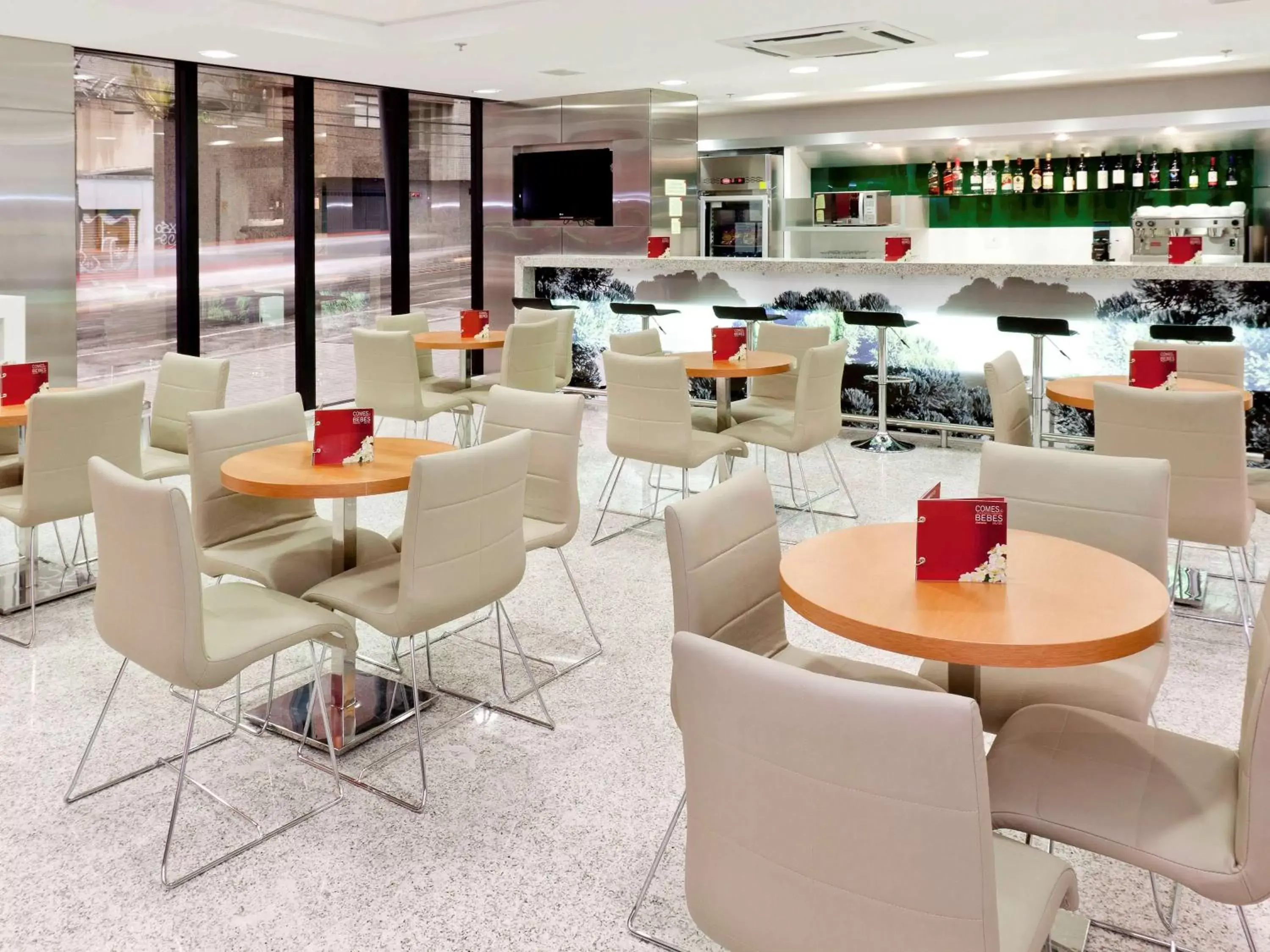 Lounge or bar, Lounge/Bar in ibis Curitiba Shopping