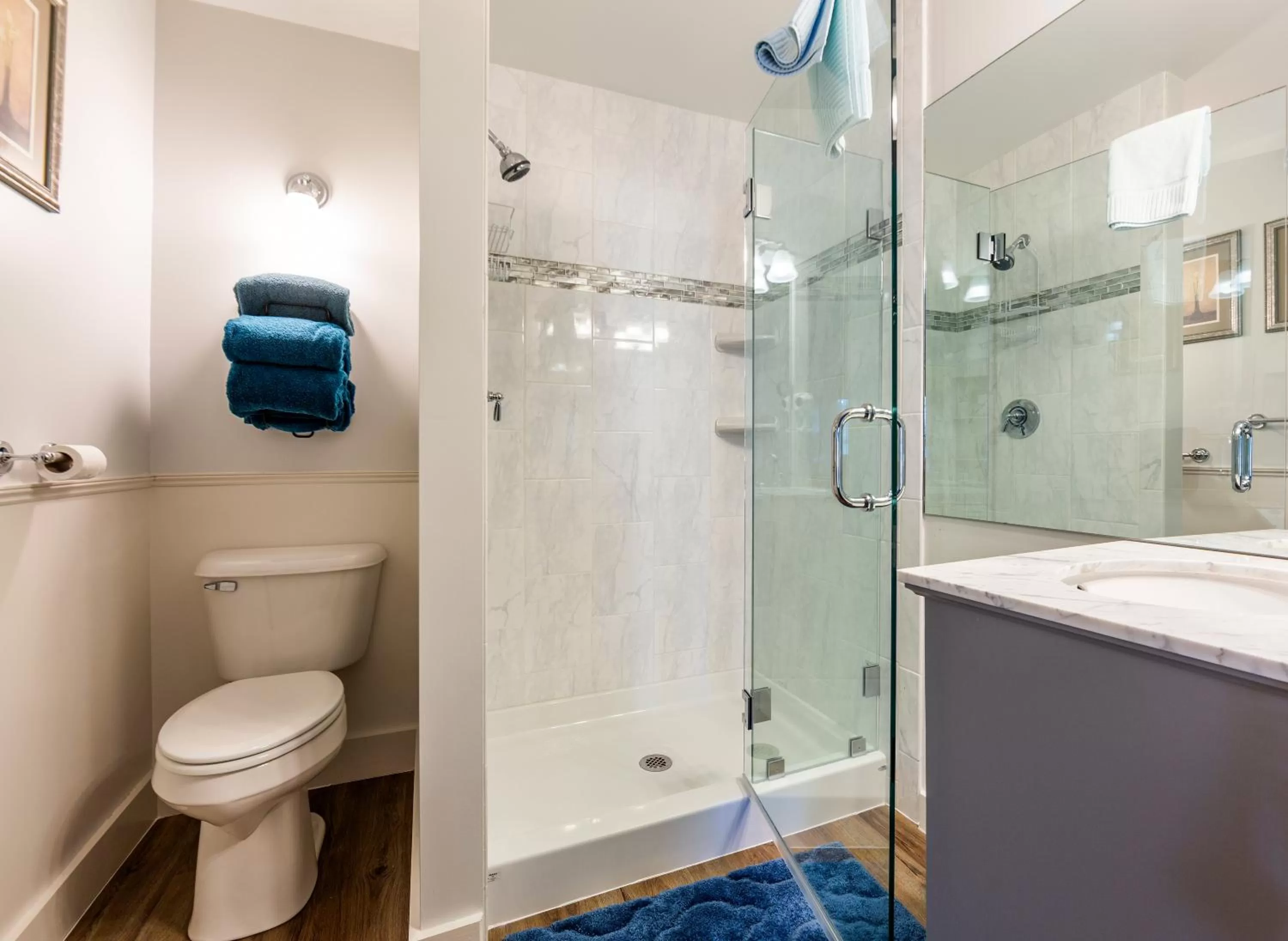 Bathroom in The Elmhurst Inn