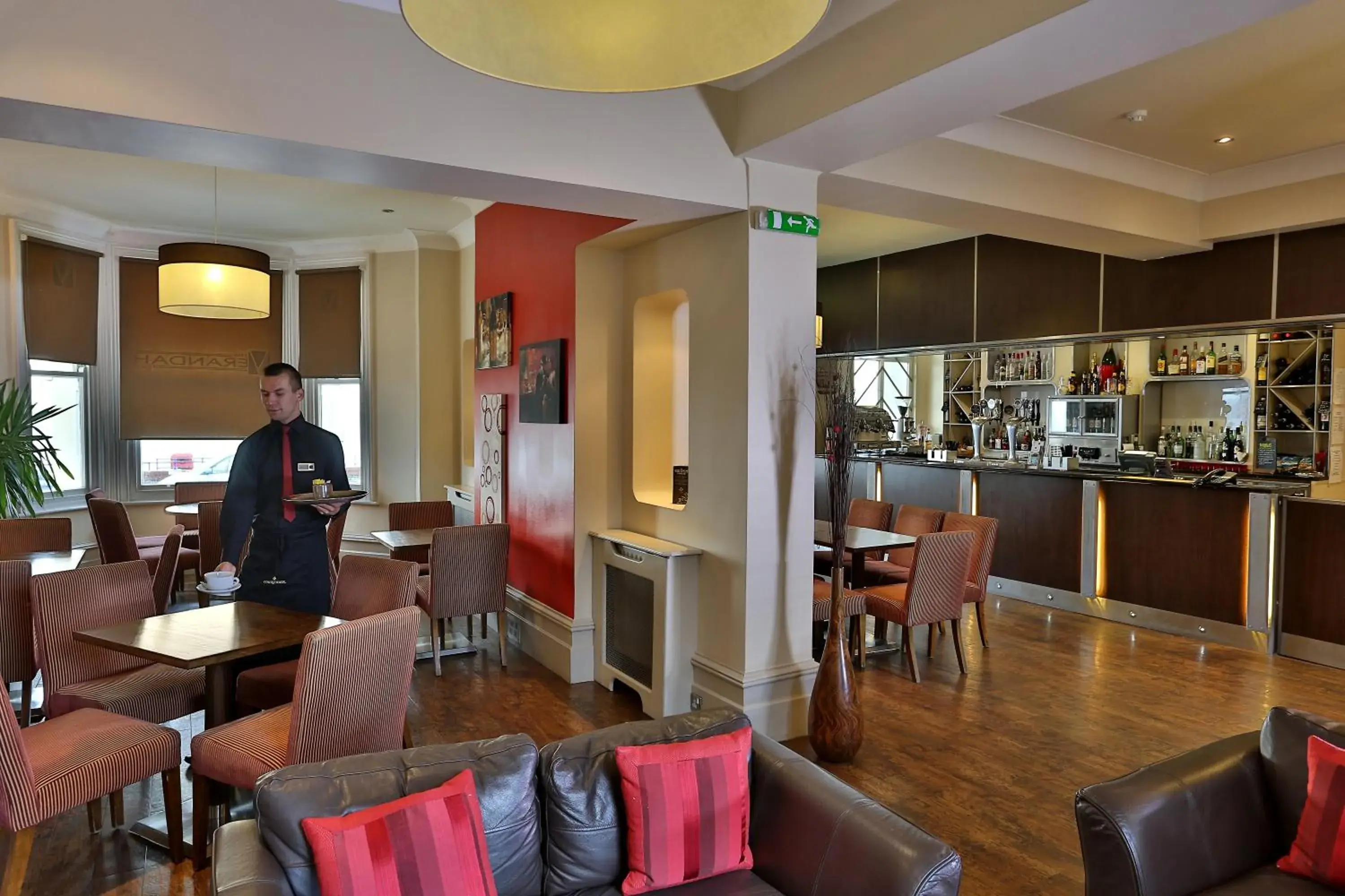 Lounge or bar, Restaurant/Places to Eat in Best Western York House Hotel