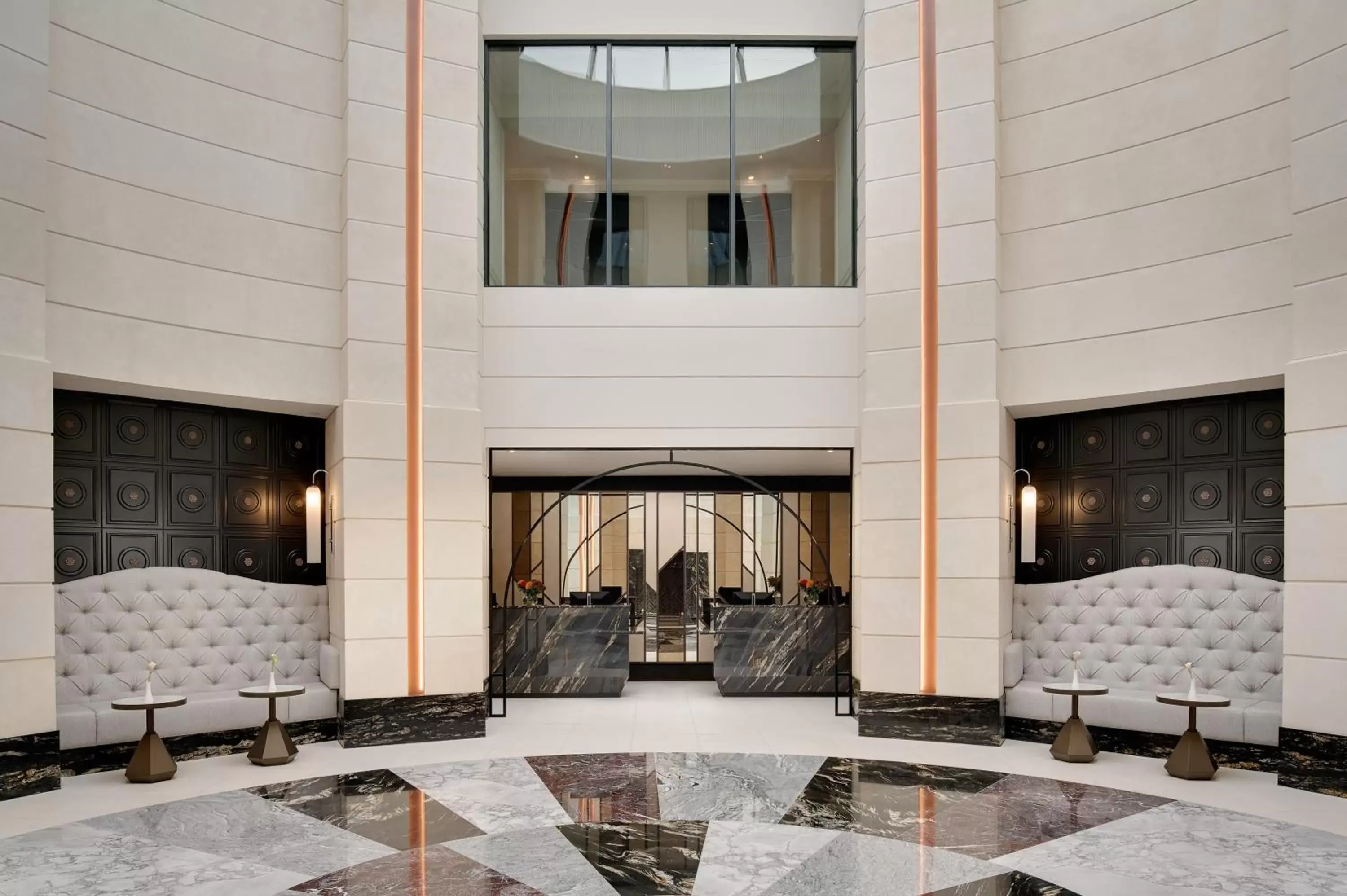 Lobby or reception in Fairmont Windsor Park