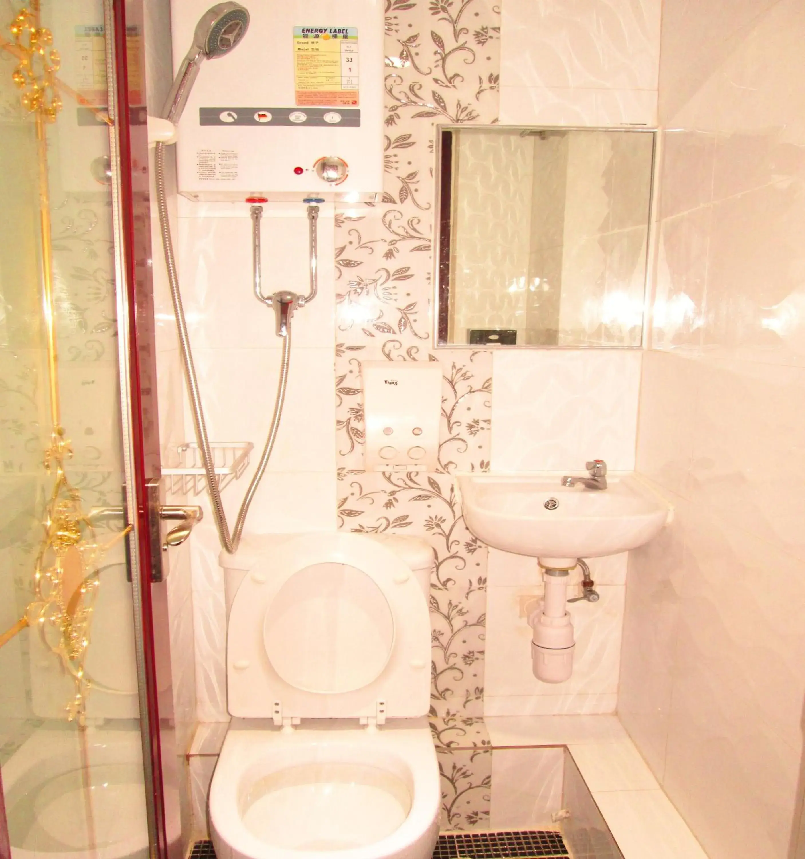 Toilet, Bathroom in Pay-less Guesthouse (7/F-A9 )