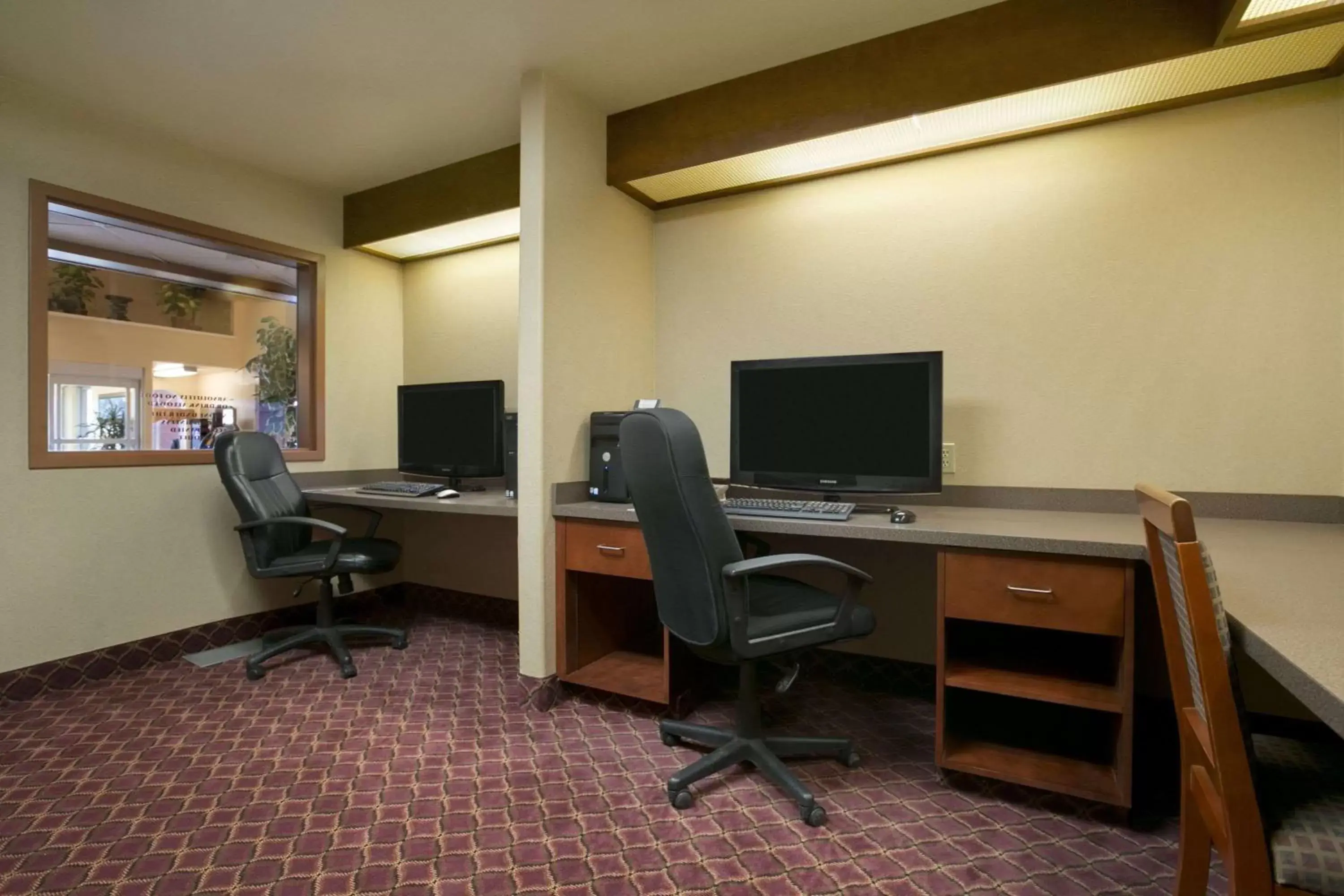 Business facilities, Business Area/Conference Room in Super 8 by Wyndham Fort Nelson BC