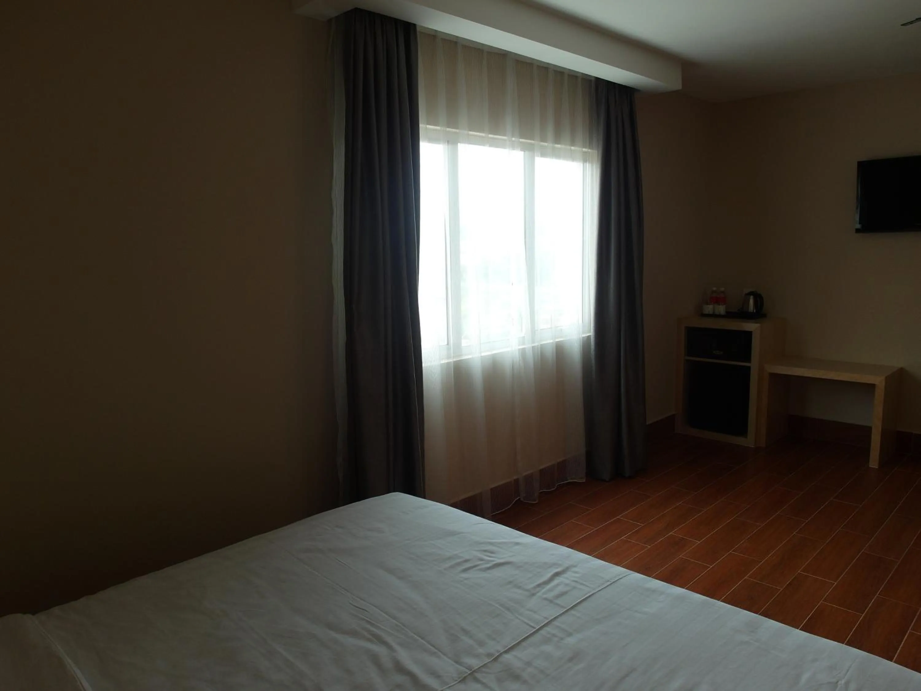 Photo of the whole room, Bed in Metro Hotel @ KL Sentral