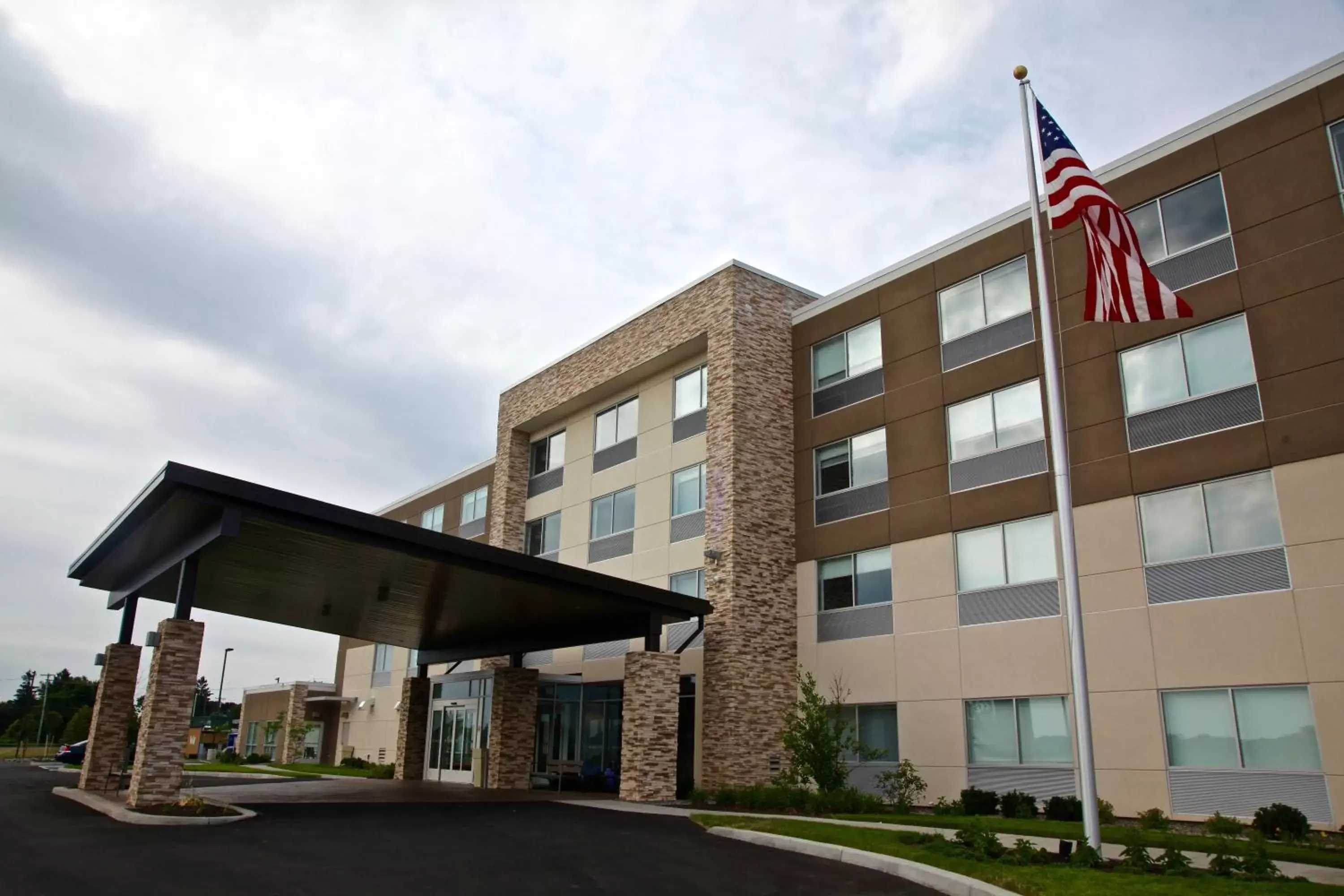 Property Building in Holiday Inn Express & Suites Oswego, an IHG Hotel
