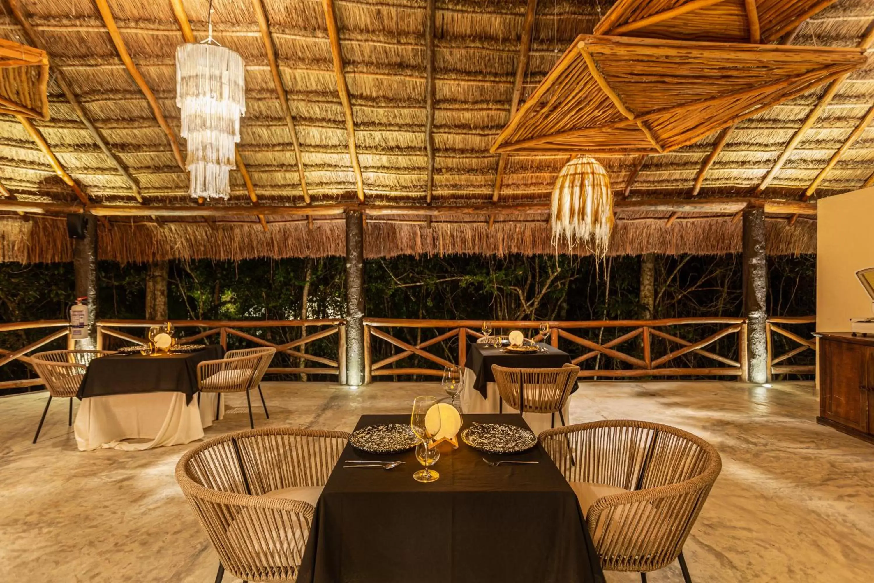 Restaurant/Places to Eat in Oom Bubble Boutique Riviera Cancun