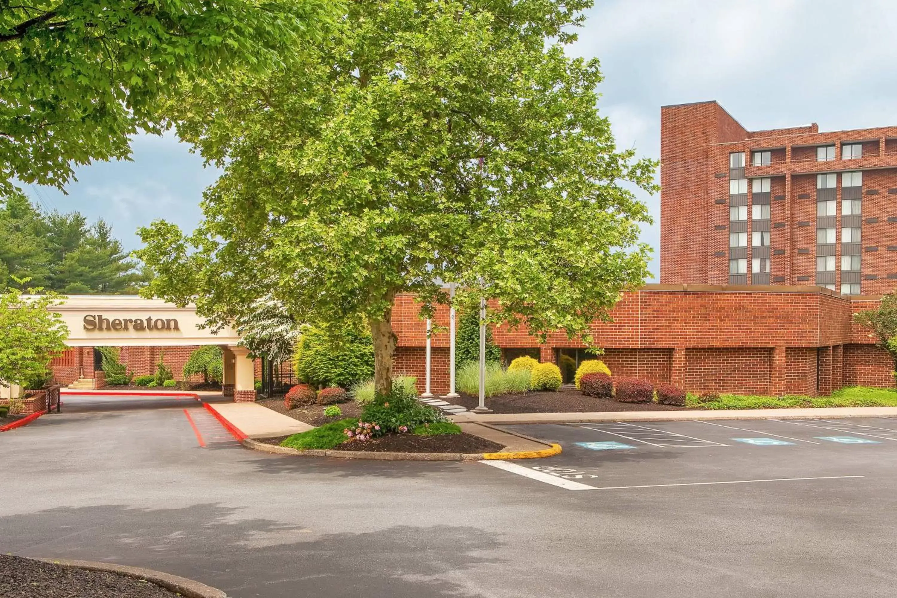 Property Building in Sheraton Harrisburg Hershey Hotel