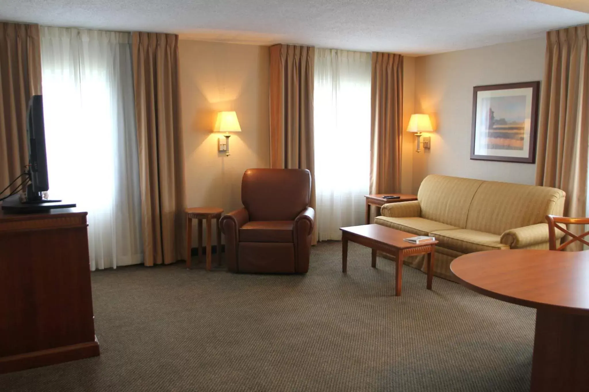 Photo of the whole room, Seating Area in Candlewood Suites Indianapolis Downtown Medical District, an IHG Hotel