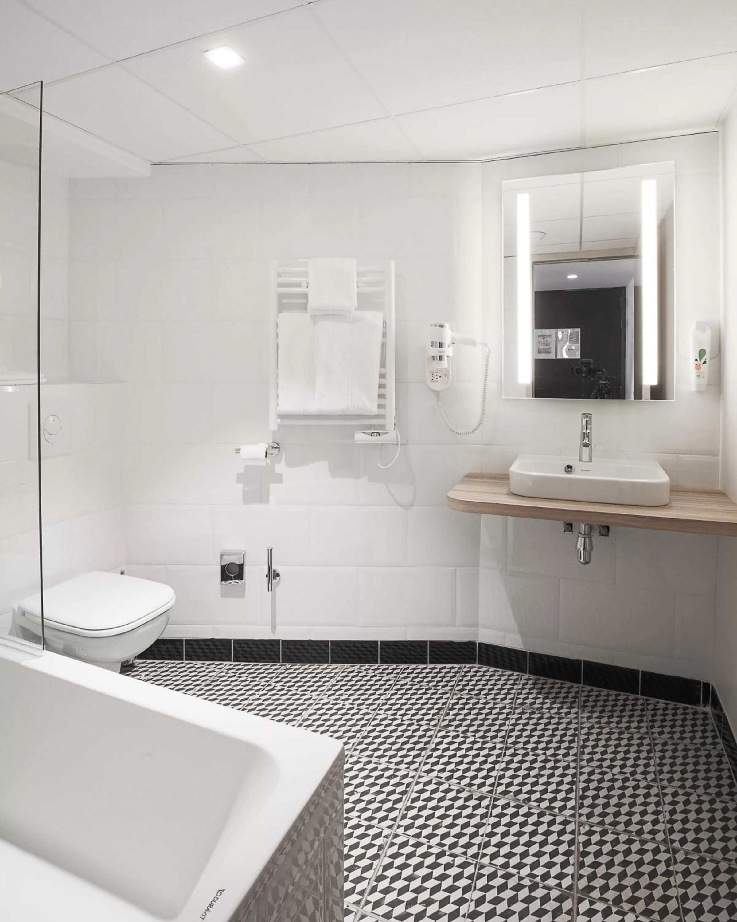 Bathroom in ibis Styles Laval Centre Gare