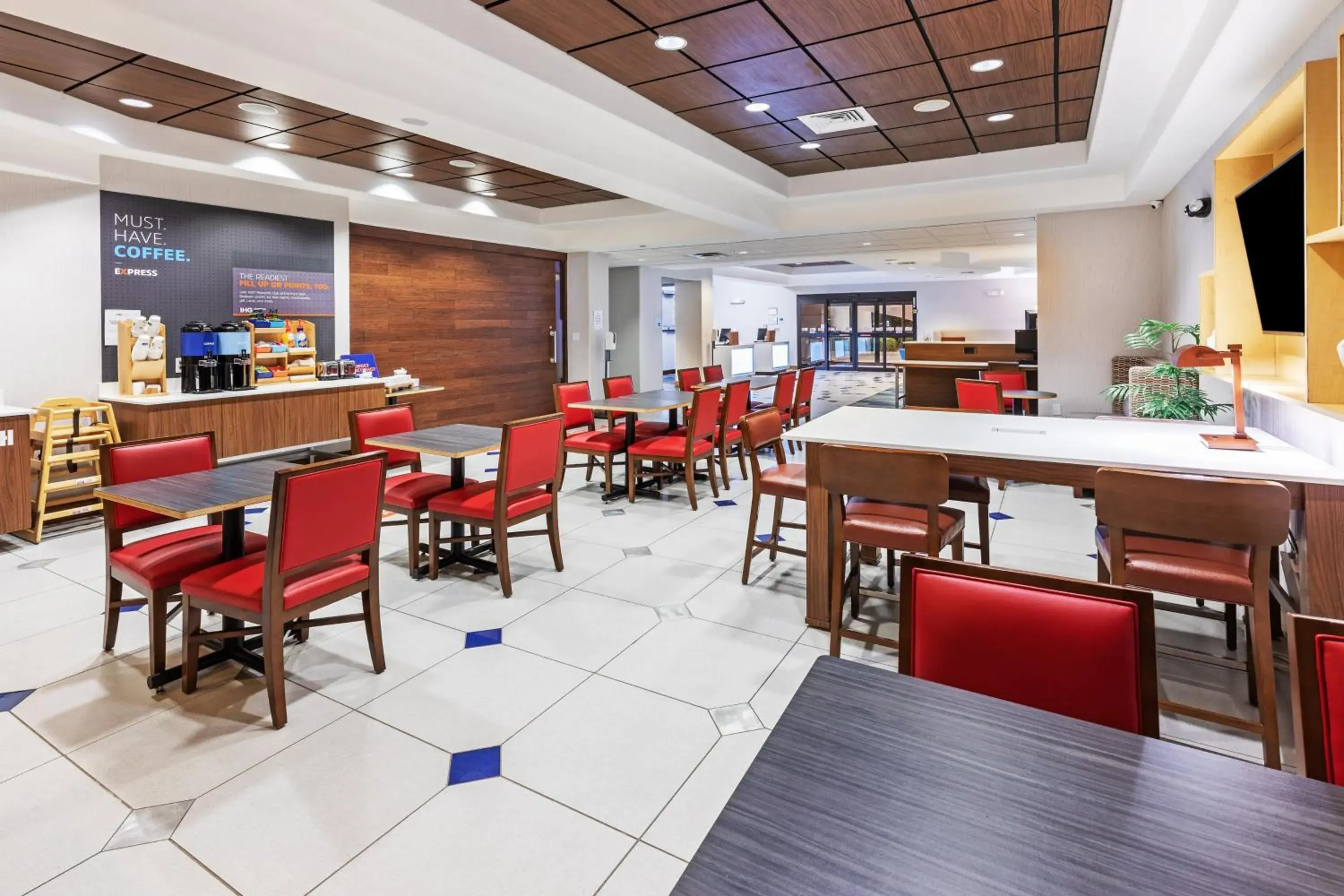 Breakfast, Restaurant/Places to Eat in Holiday Inn Express Hotel & Suites Austin NE-Hutto, an IHG Hotel