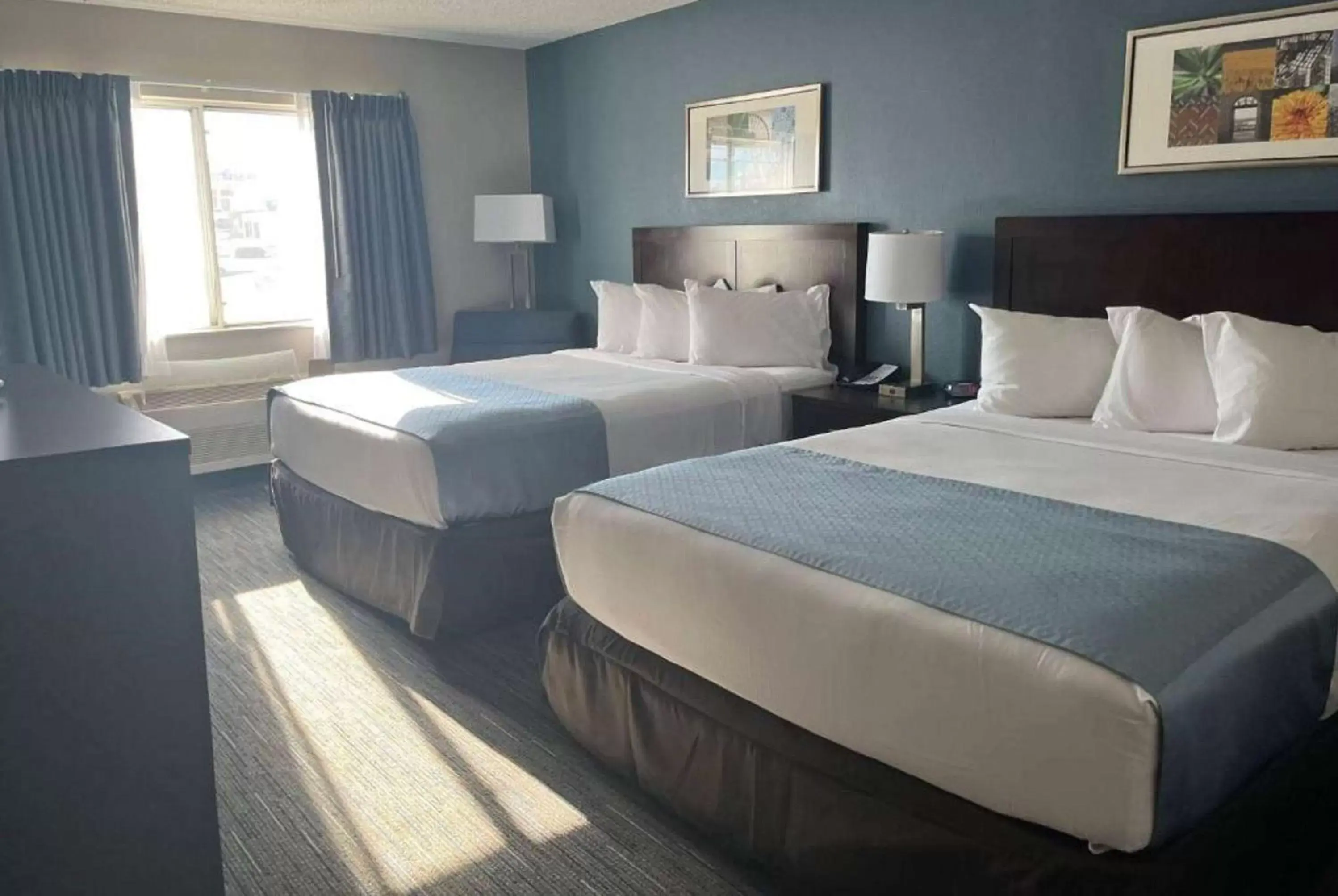 Photo of the whole room, Bed in Wingate by Wyndham Great Falls