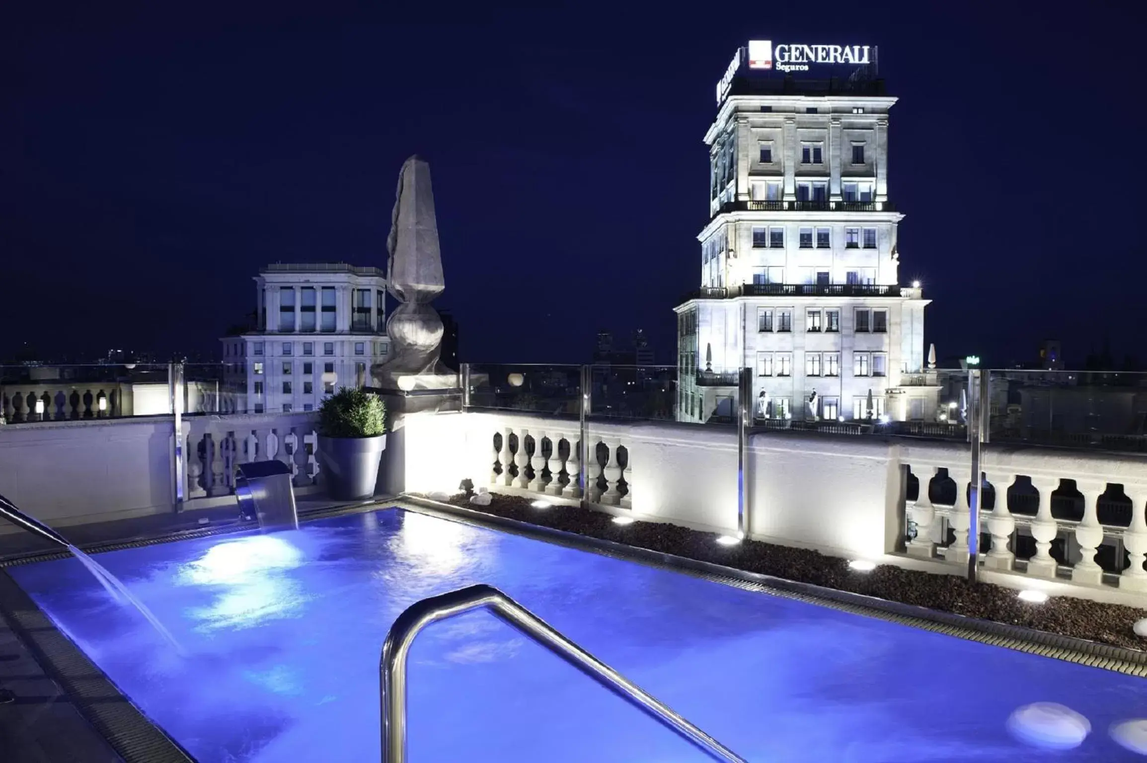 Balcony/Terrace, Swimming Pool in El Avenida Palace