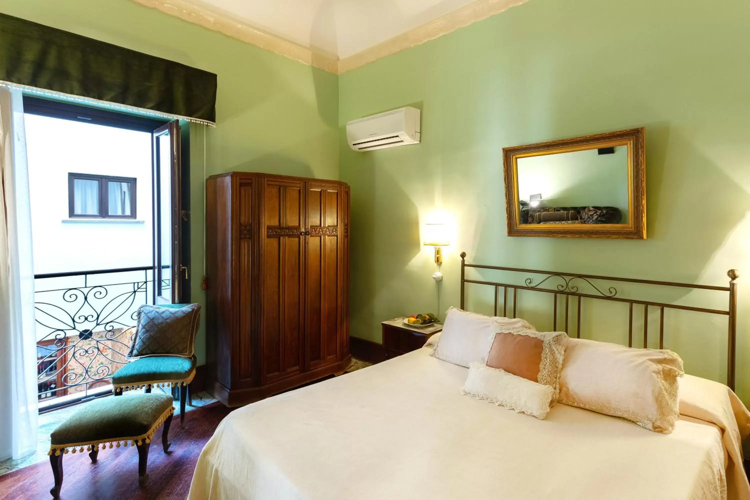 Double Room with Spa Bath - single occupancy in Relais Briuccia e Ristorante Capitolo Primo Double Room with Spa Bath - single occupancy in Relais Briuccia e Ristorante Capitolo Primo