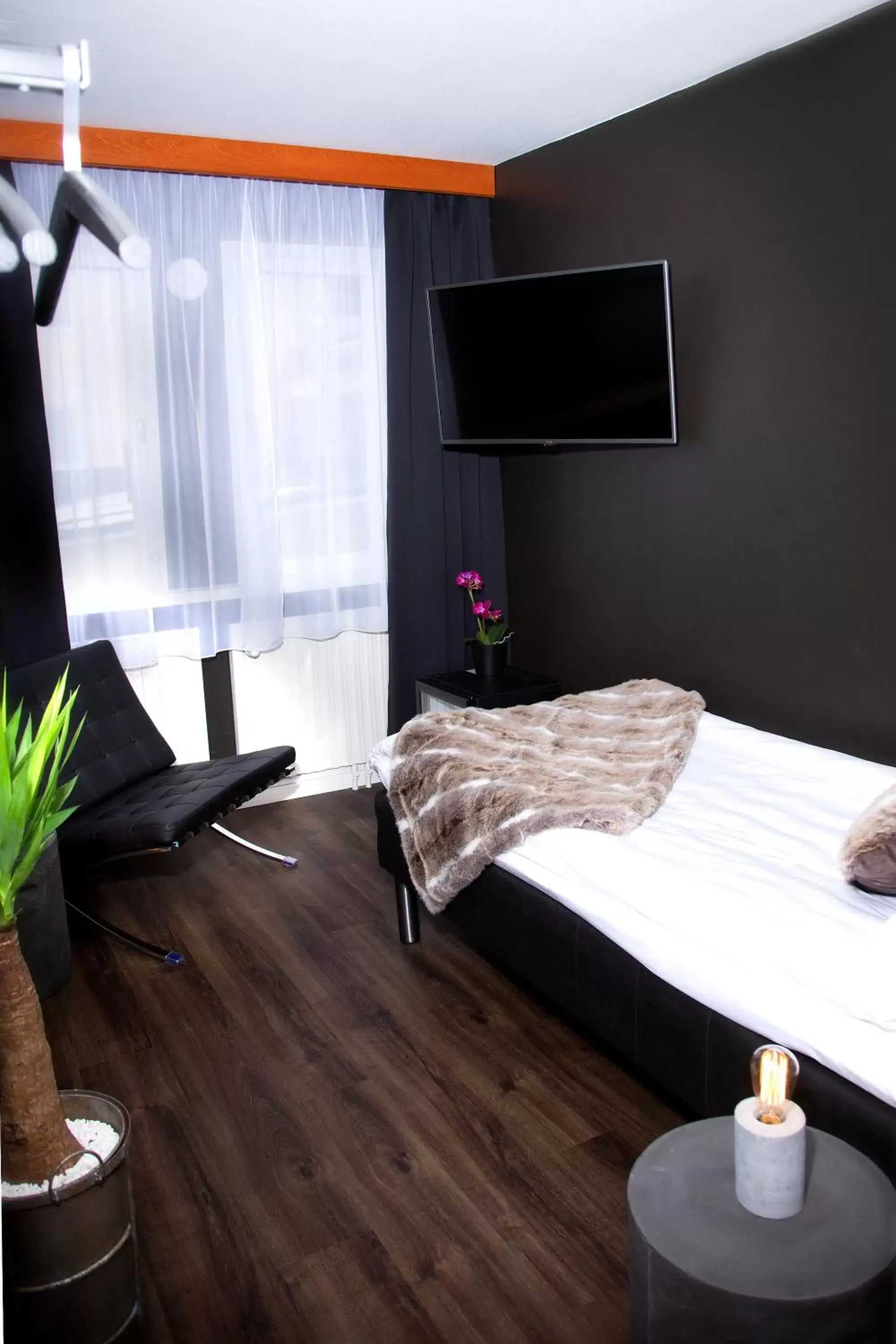 Bedroom, Bed in Sure Hotel by Best Western Algen