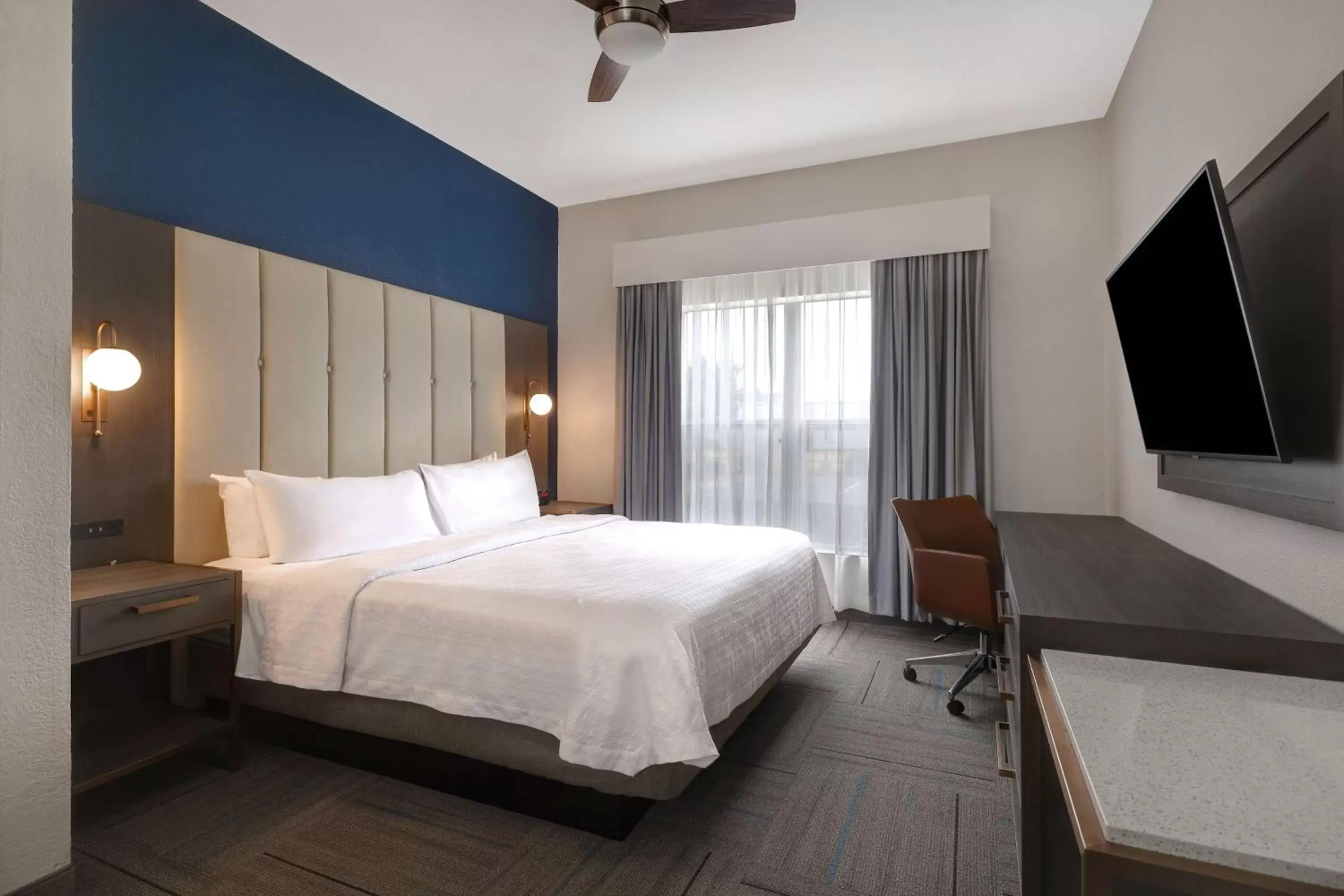Bed in Homewood Suites by Hilton Jackson-Ridgeland