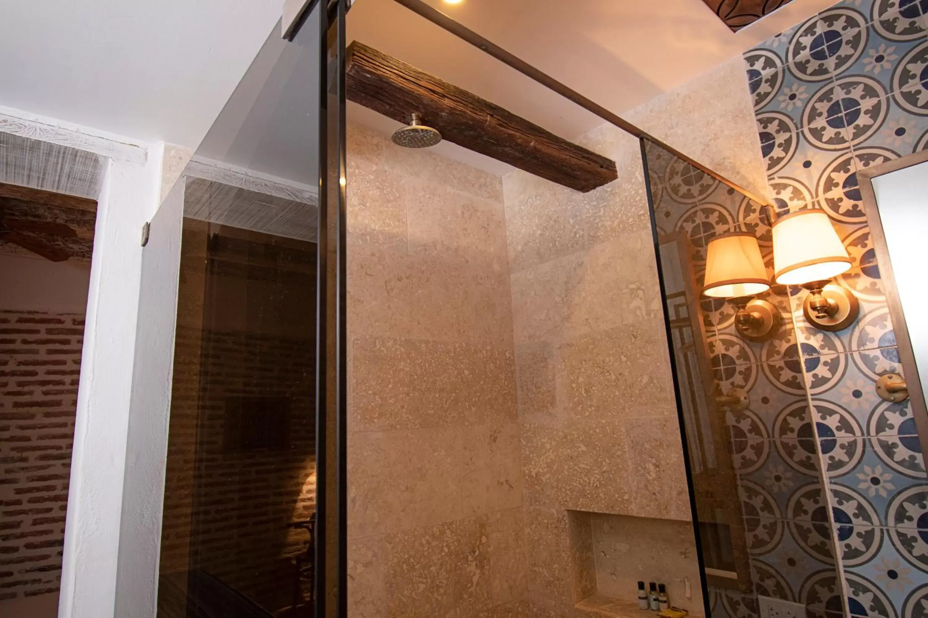 Shower, Bathroom in Hotel Casa La Factoria by Faranda Boutique, a member of Radisson Individuals