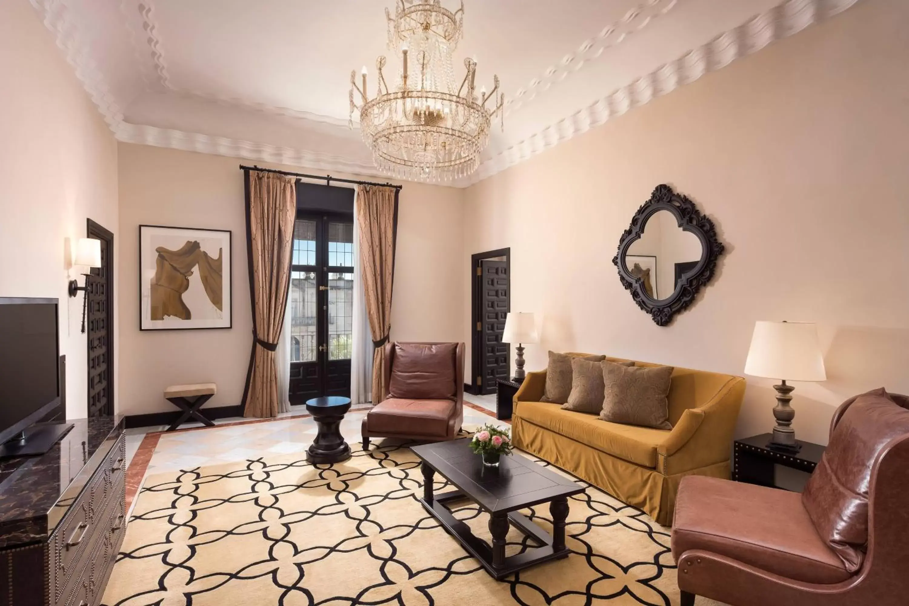 Photo of the whole room, Seating Area in Hotel Alfonso XIII, a Luxury Collection Hotel, Seville