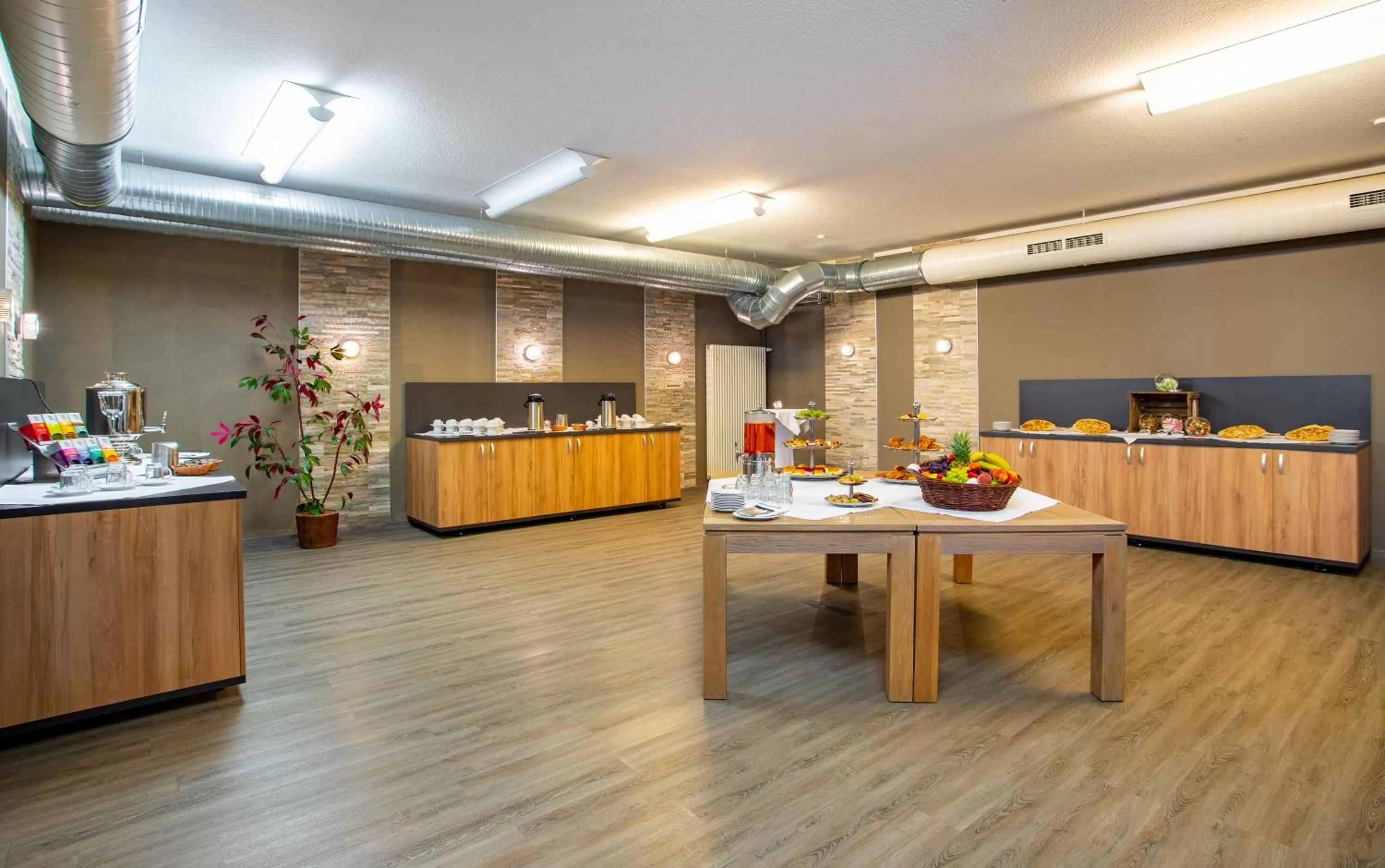 Food and drinks in Aqualux Wellness- & Tagungshotel