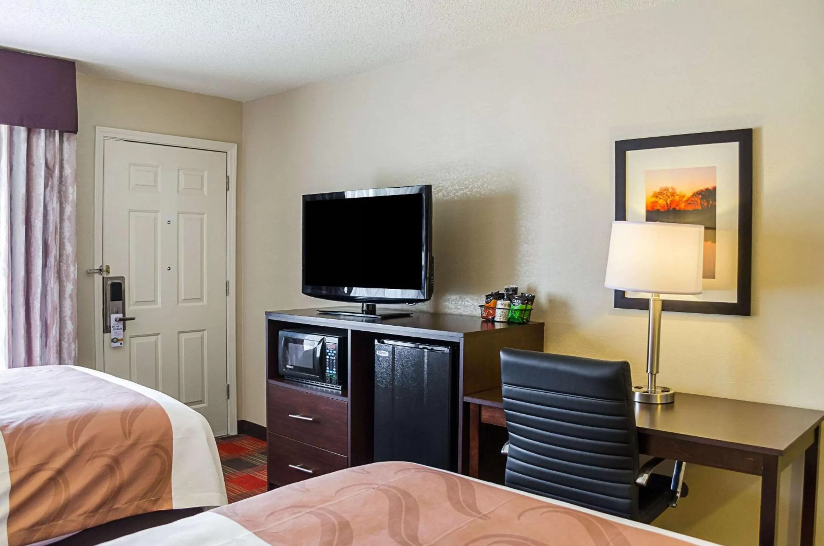 Photo of the whole room, Bed in Quality Inn Vicksburg