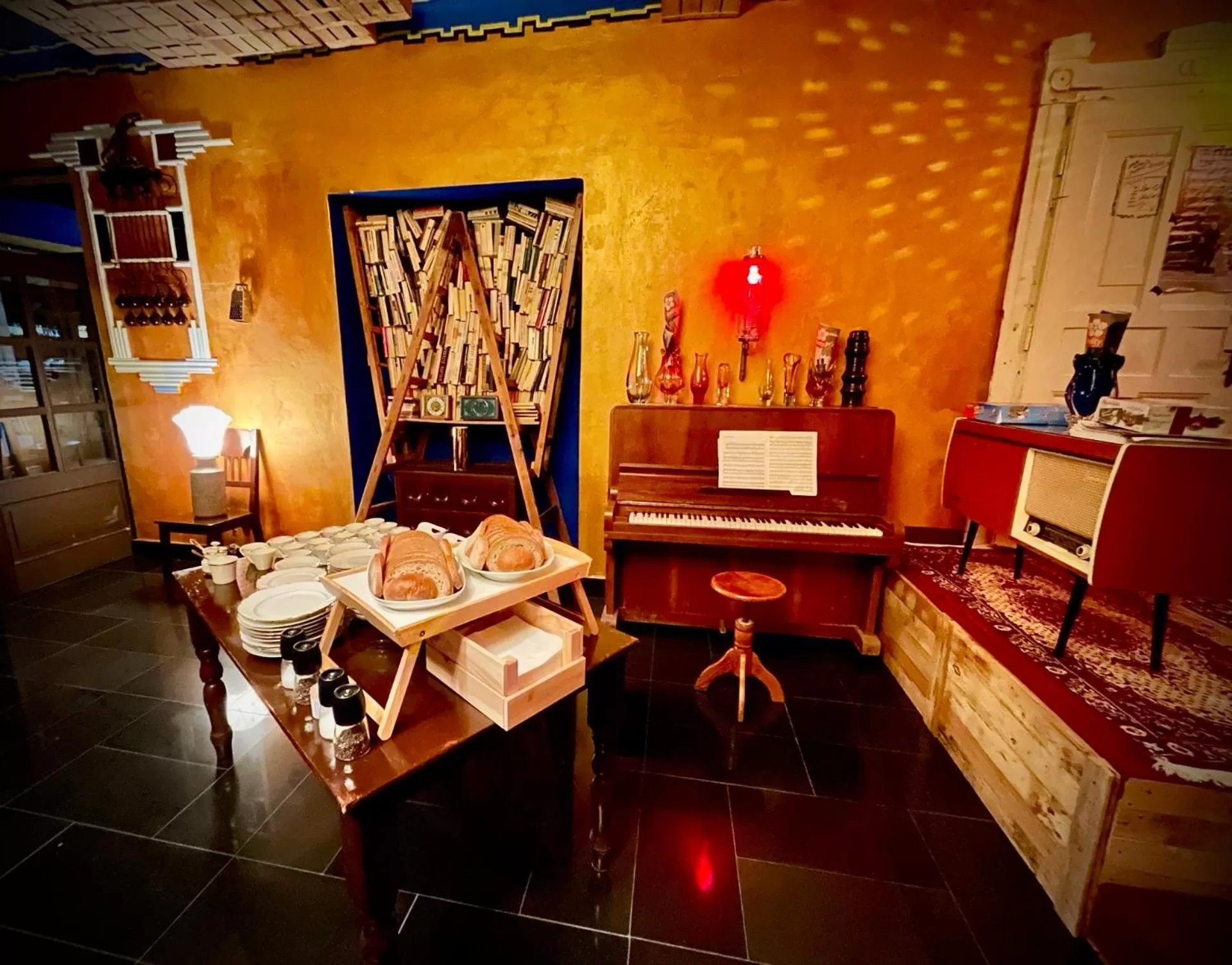 HARABURDI® Recyclart Hotel