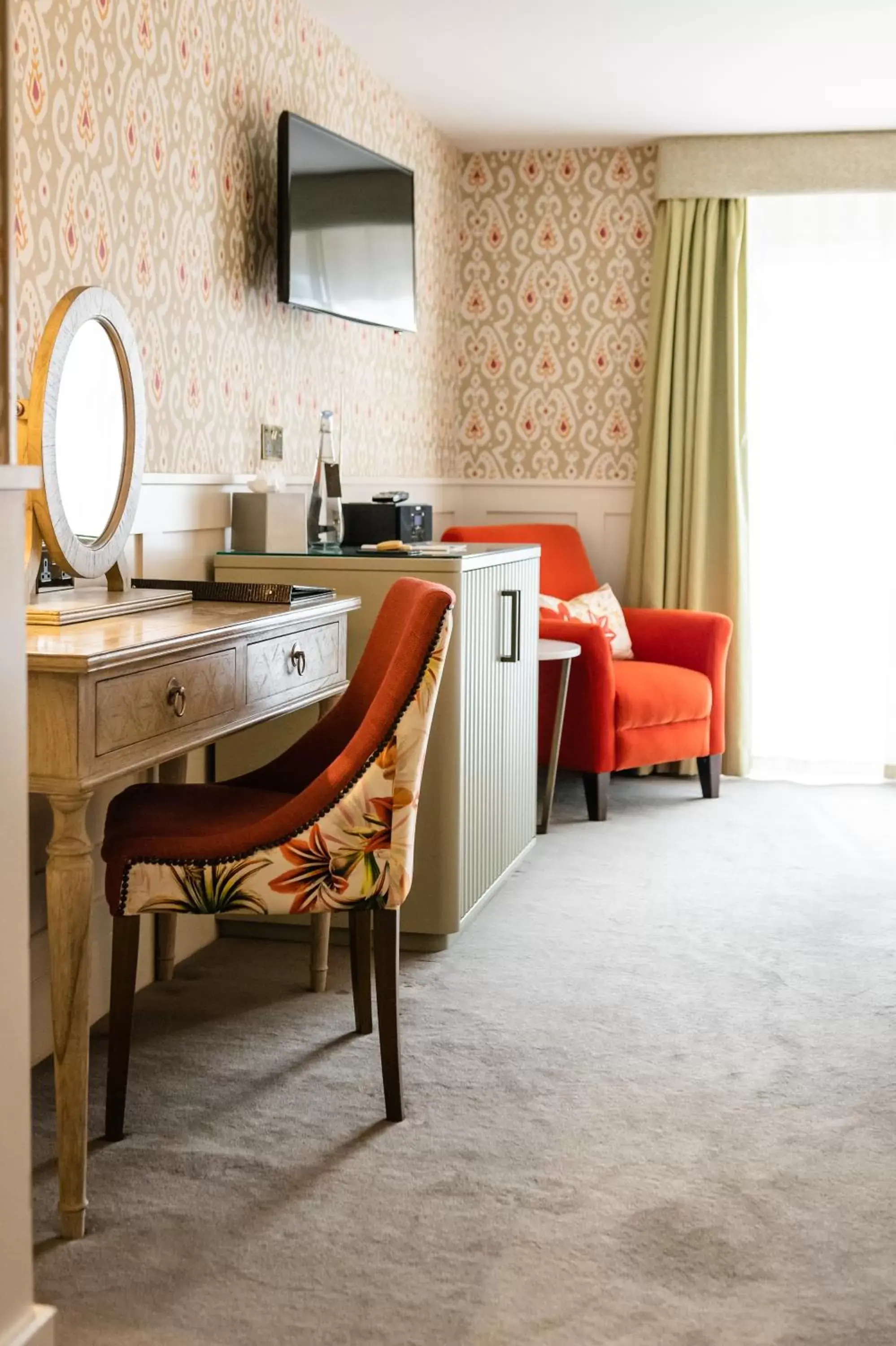 Bedroom, Kitchen/Kitchenette in Didsbury House Hotel
