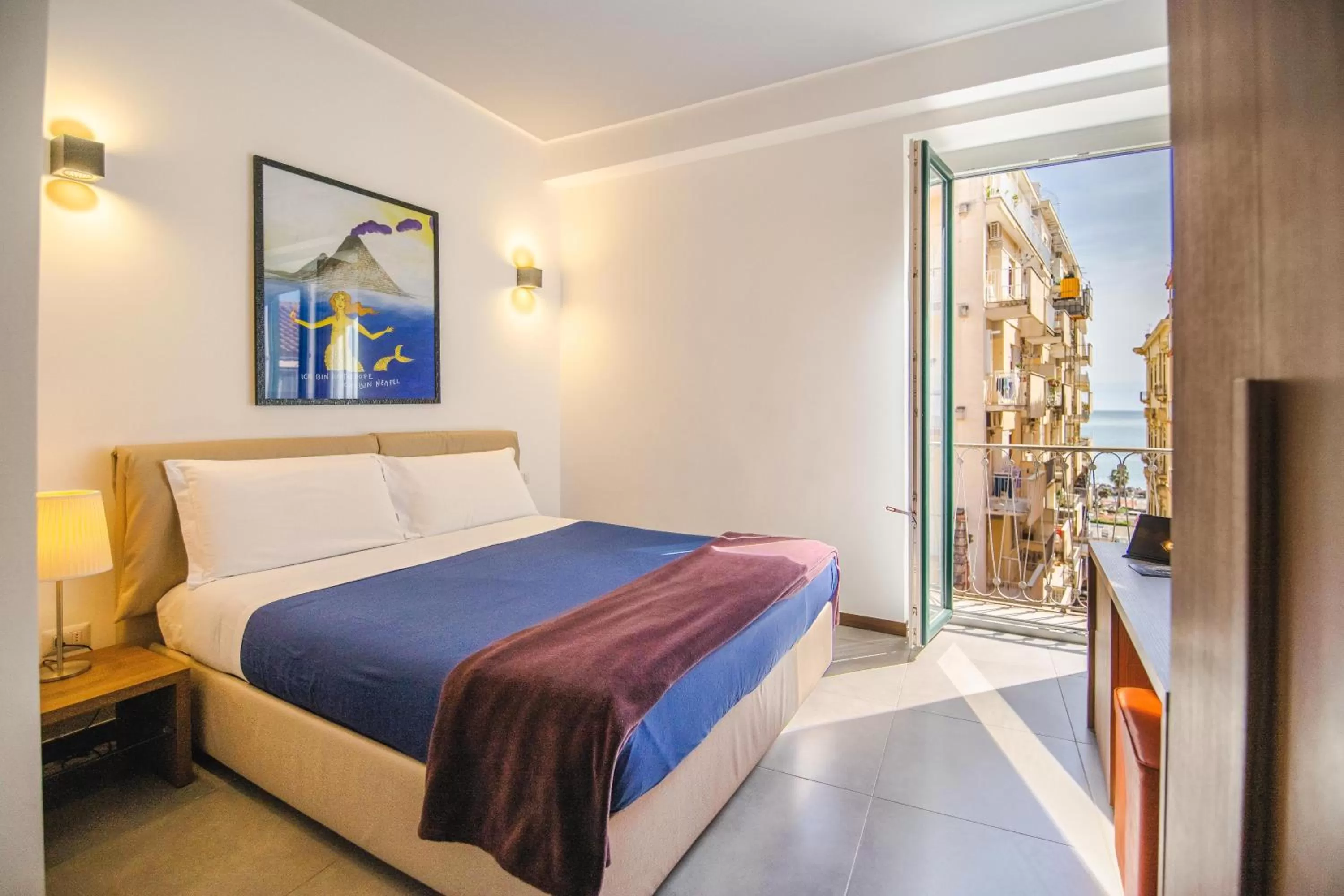 Photo of the whole room, Bed in Arco Dei Pinto