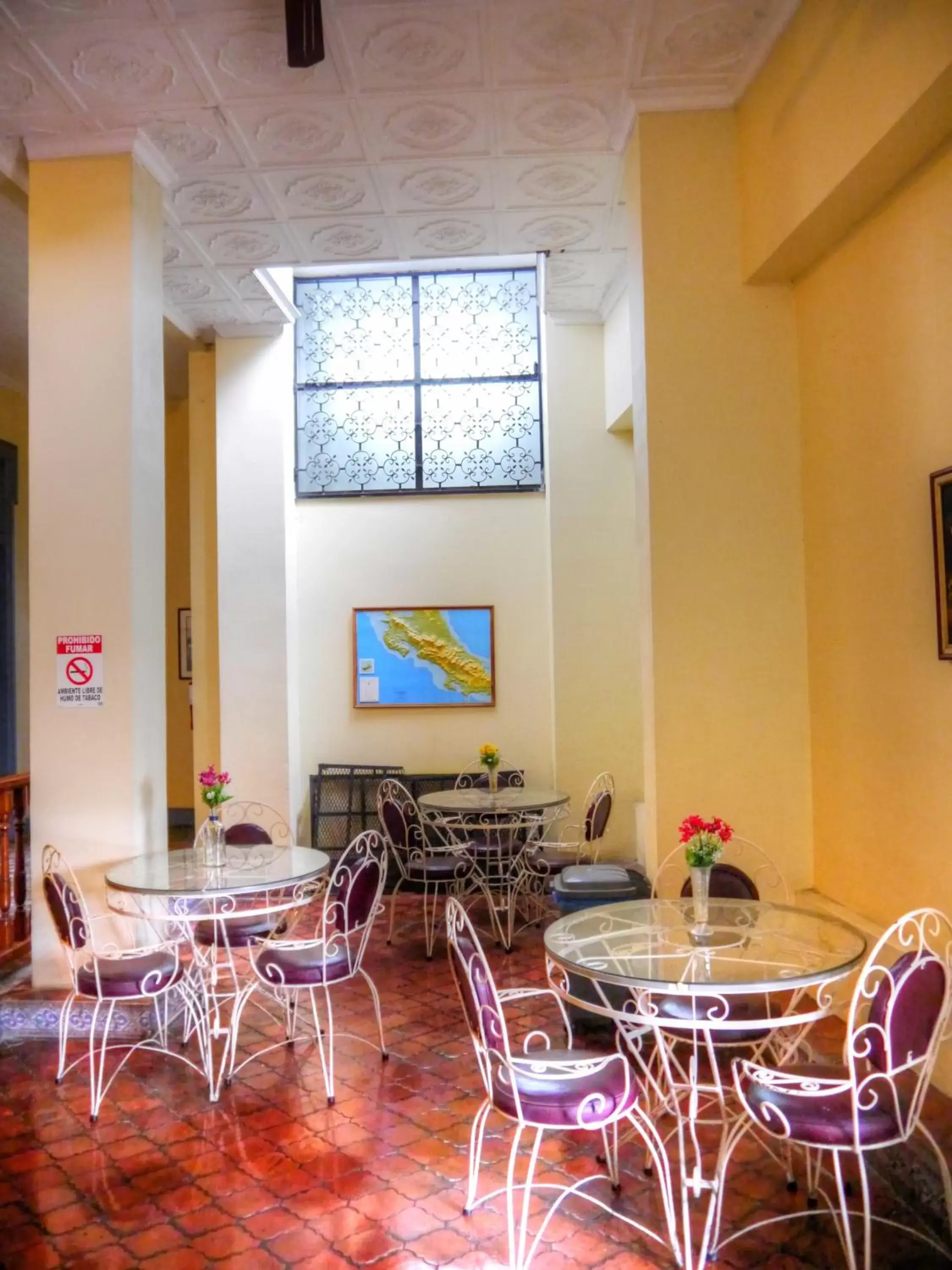 Balcony/Terrace, Restaurant/Places to Eat in Hotel Santo Tomas / Historical Property