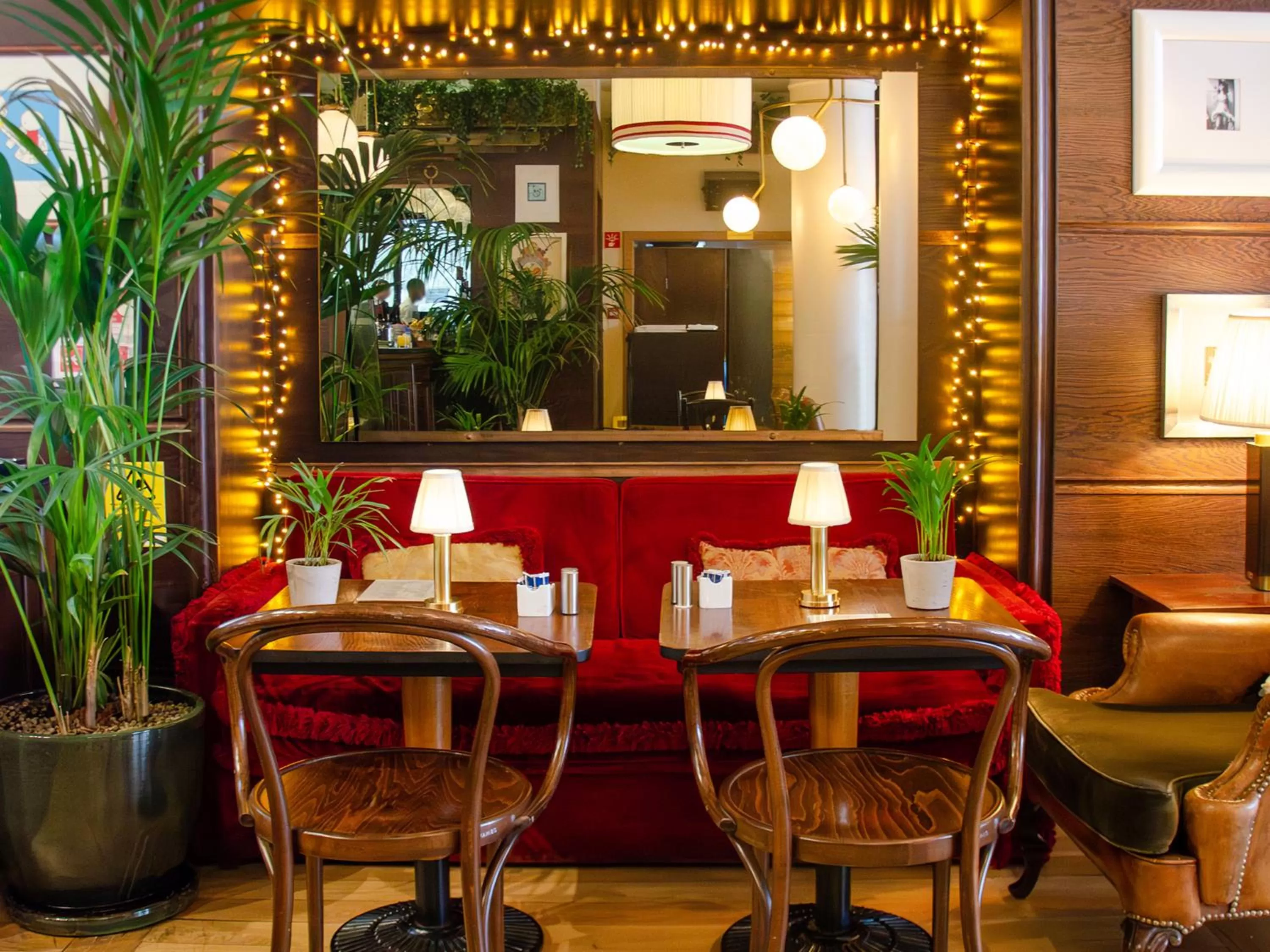 Restaurant/places to eat in Browns Boutique Hotel