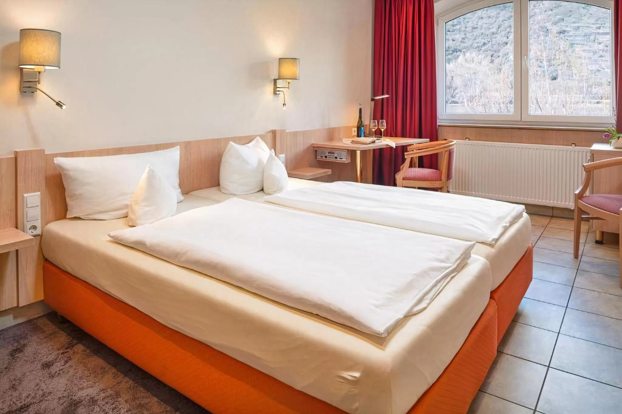 Comfort Double Room with Rhine View in Weinhotel Landsknecht