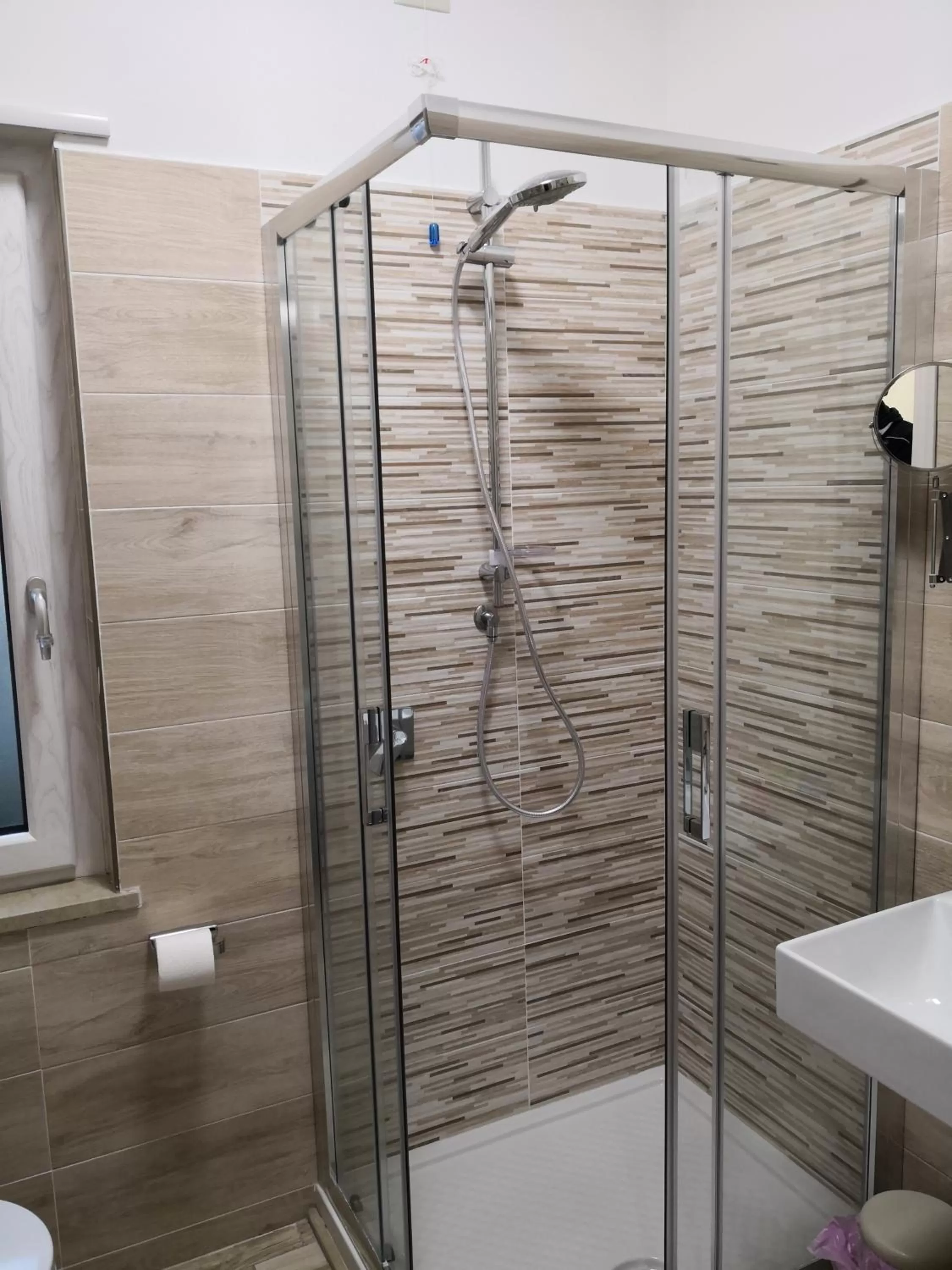 Shower in Michelangelo Home B&B