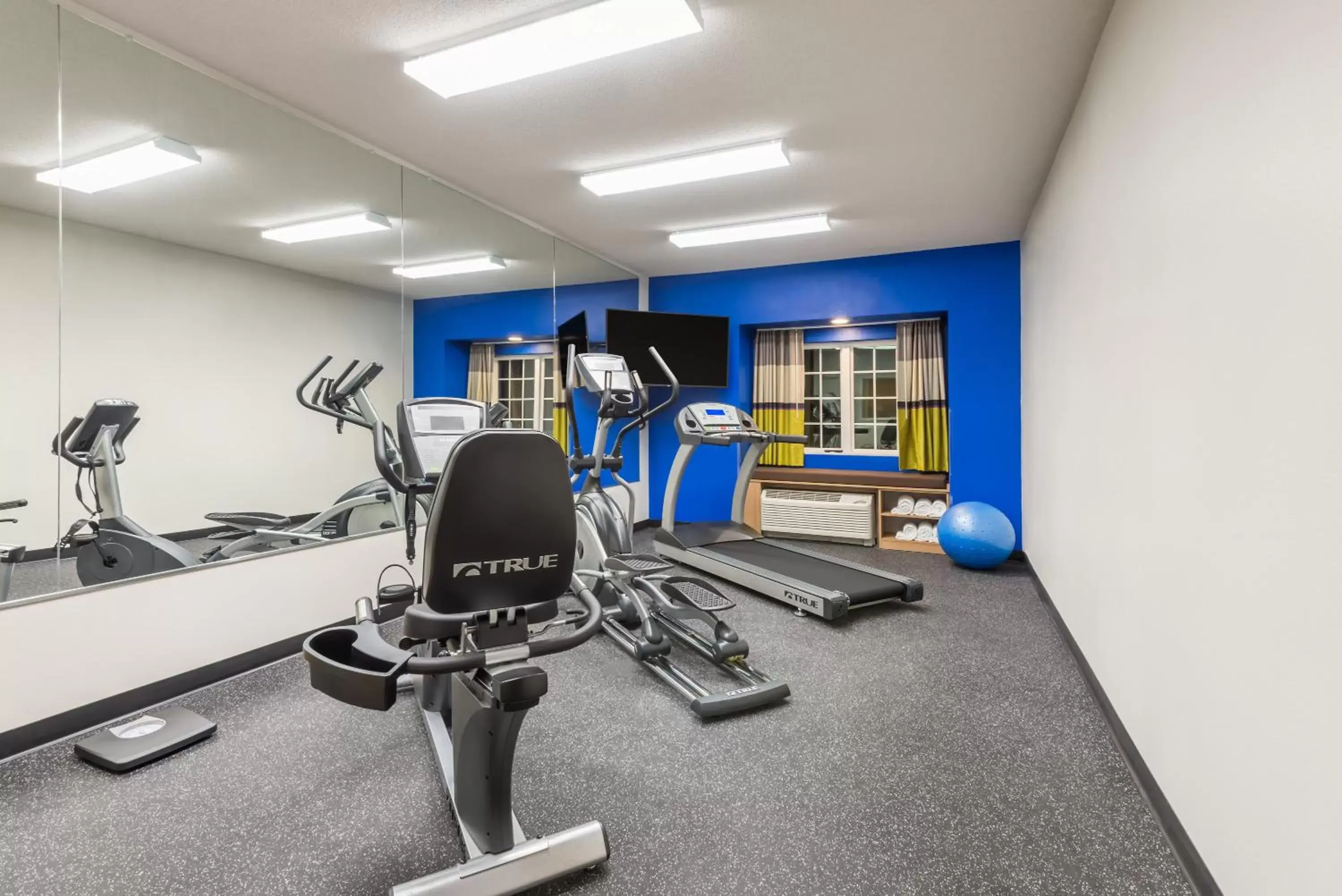 Fitness centre/facilities, Fitness Center/Facilities in Microtel Inn & Suites by Wyndham New Martinsville