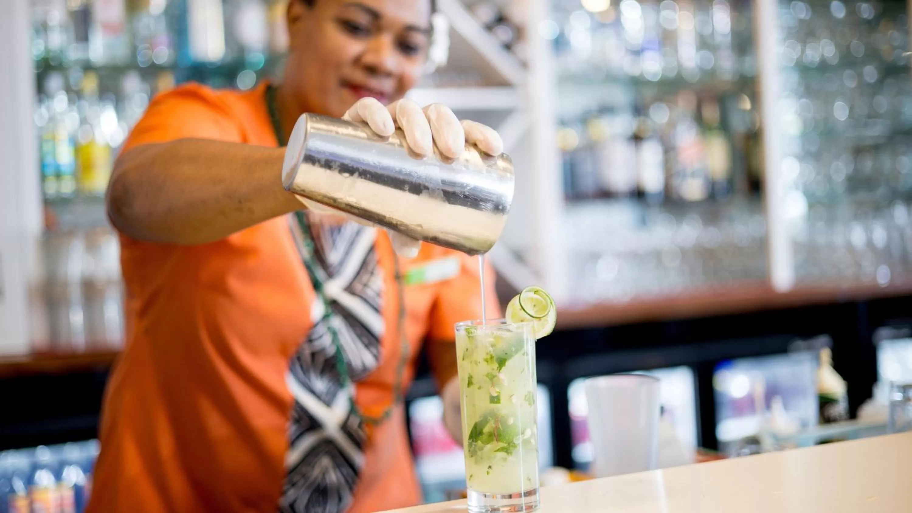 Lounge or bar in Holiday Inn Suva by IHG