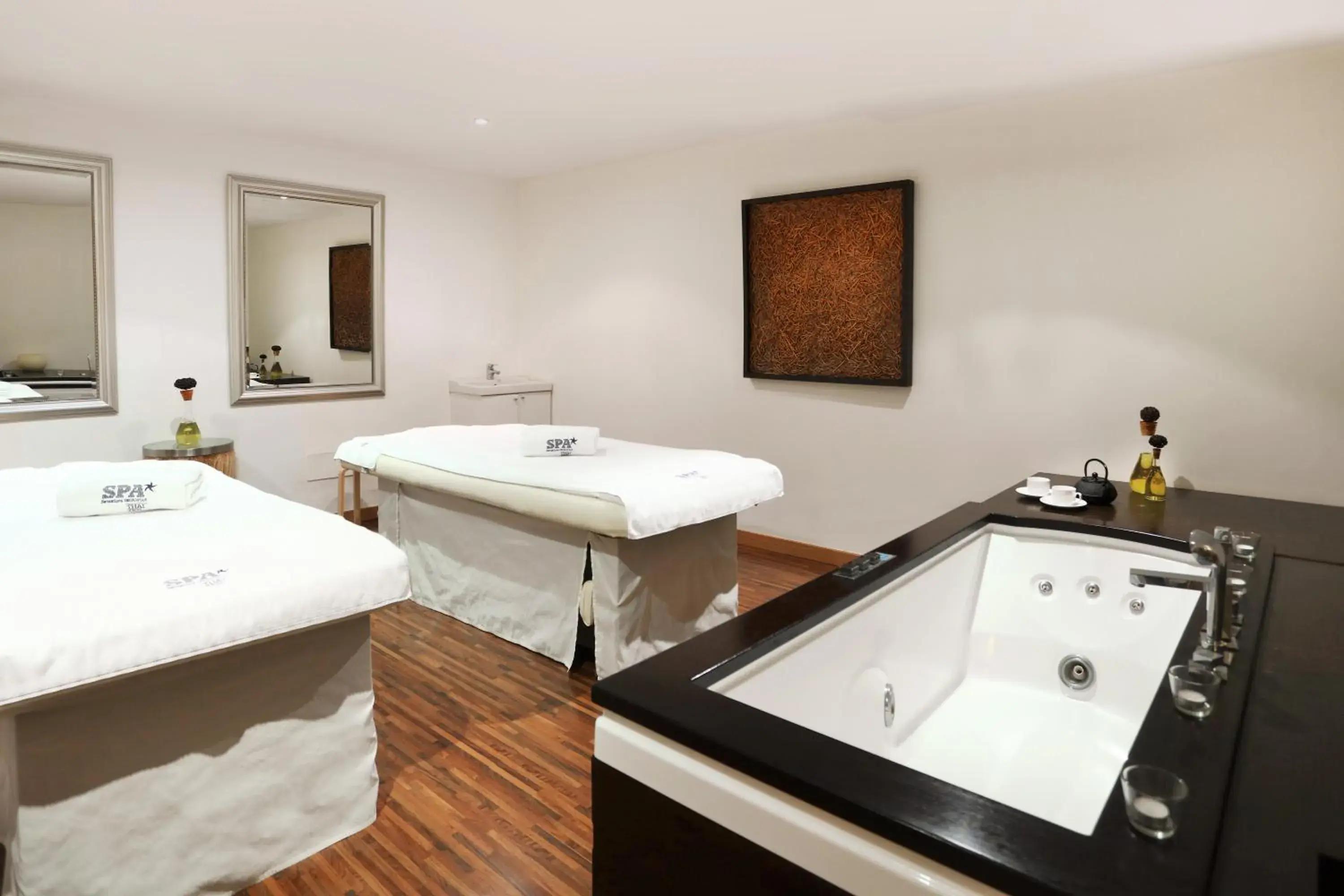Spa and wellness centre/facilities, Bathroom in Iberostar Jardin del Sol Suites - Adults Only