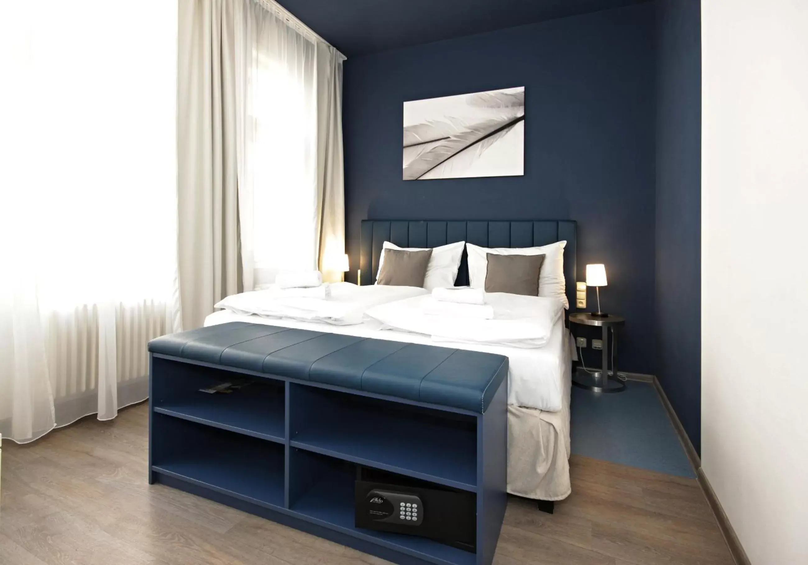 Bedroom, Bed in Alveo Suites