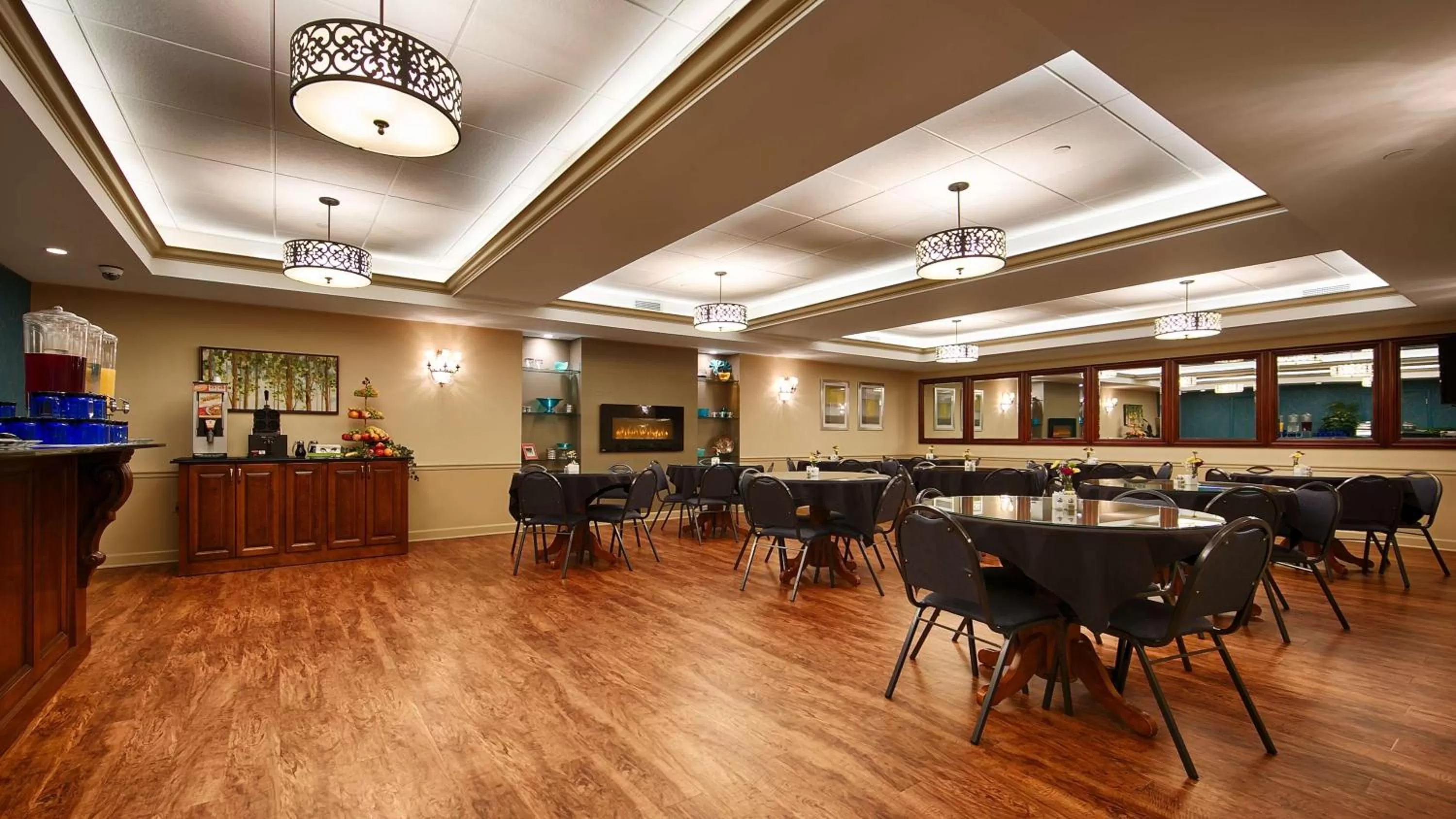 Restaurant/places to eat in Best Western Plus Mentor-Cleveland Northeast