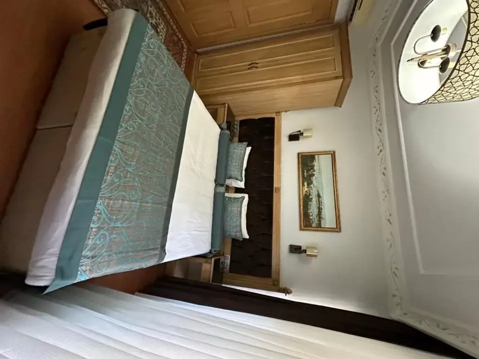 Bed, Bathroom in Blue Tuana Hotel