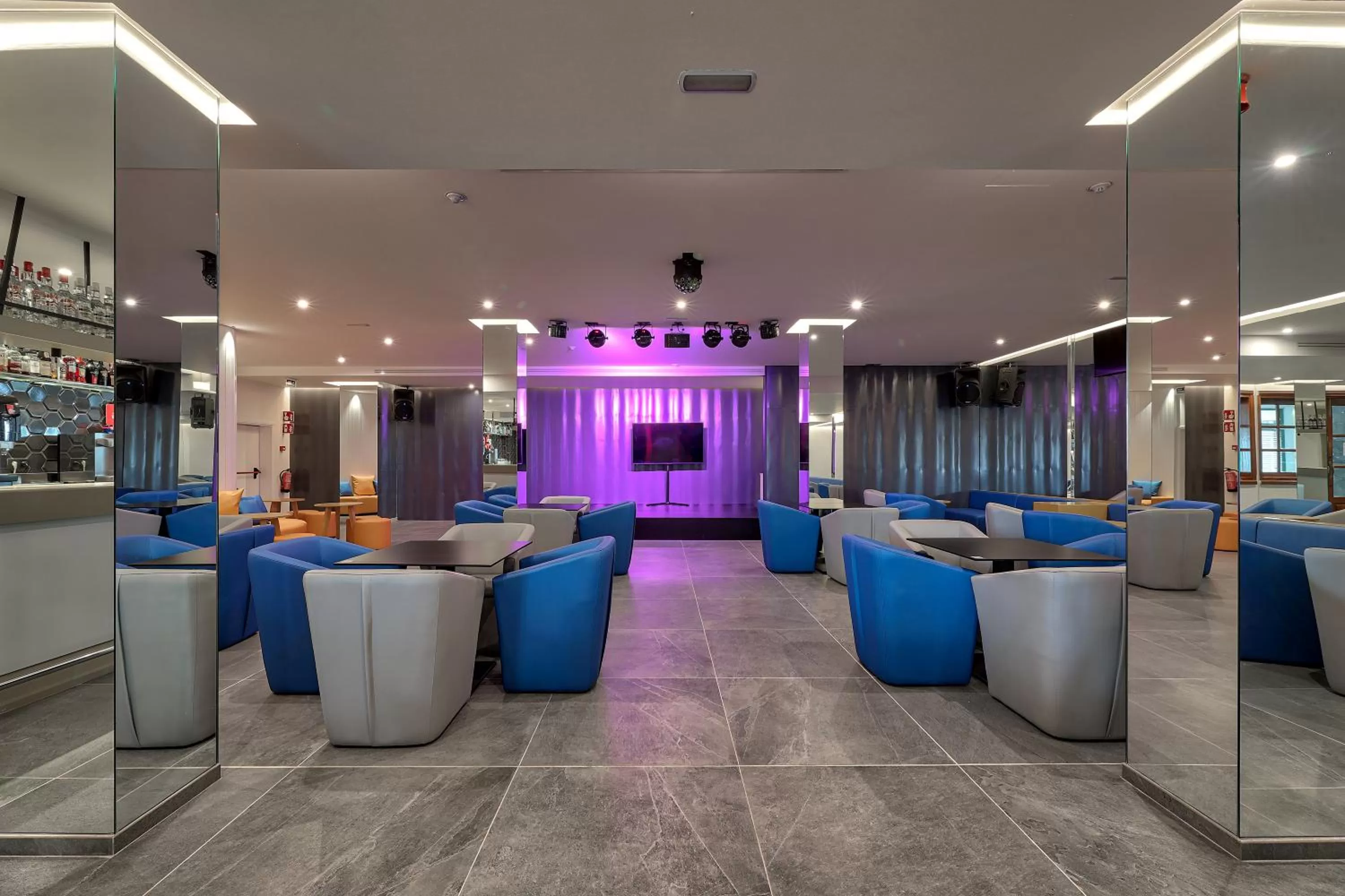 Nightclub / DJ in Hotel THB Flora