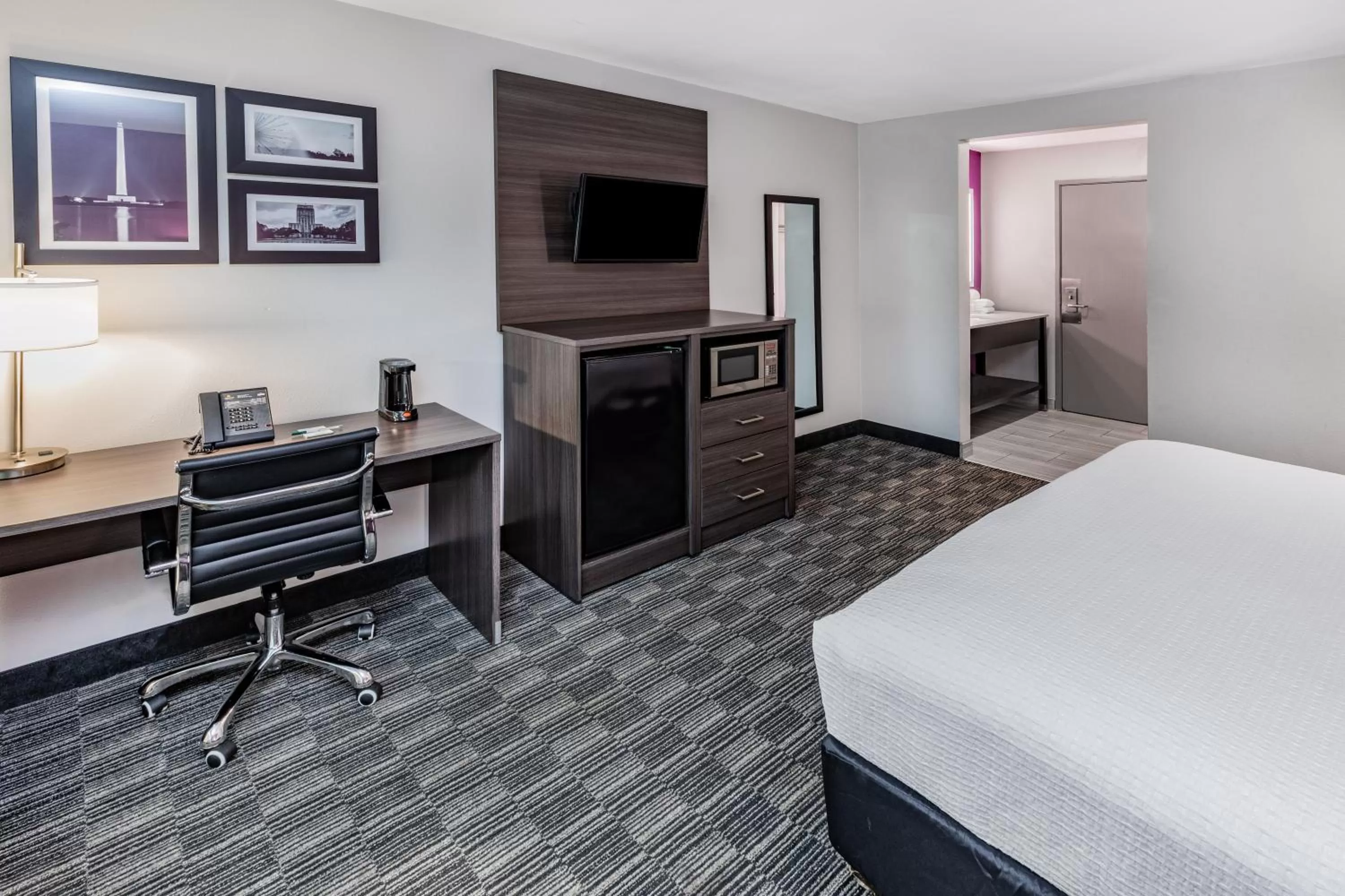 TV and multimedia, Bed in La Quinta by Wyndham Houston Southwest