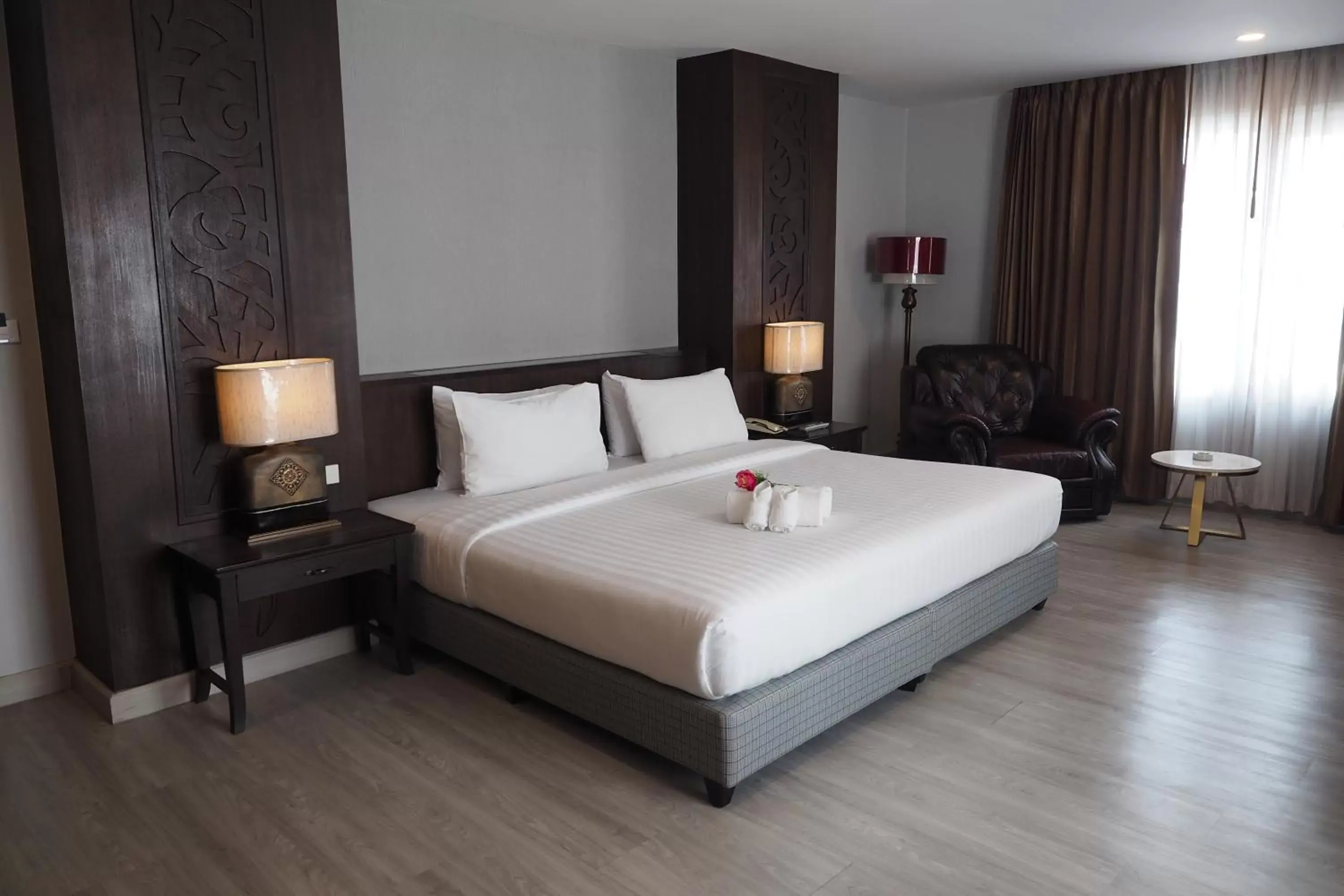 Bedroom, Bed in Empress Pattaya Hotel