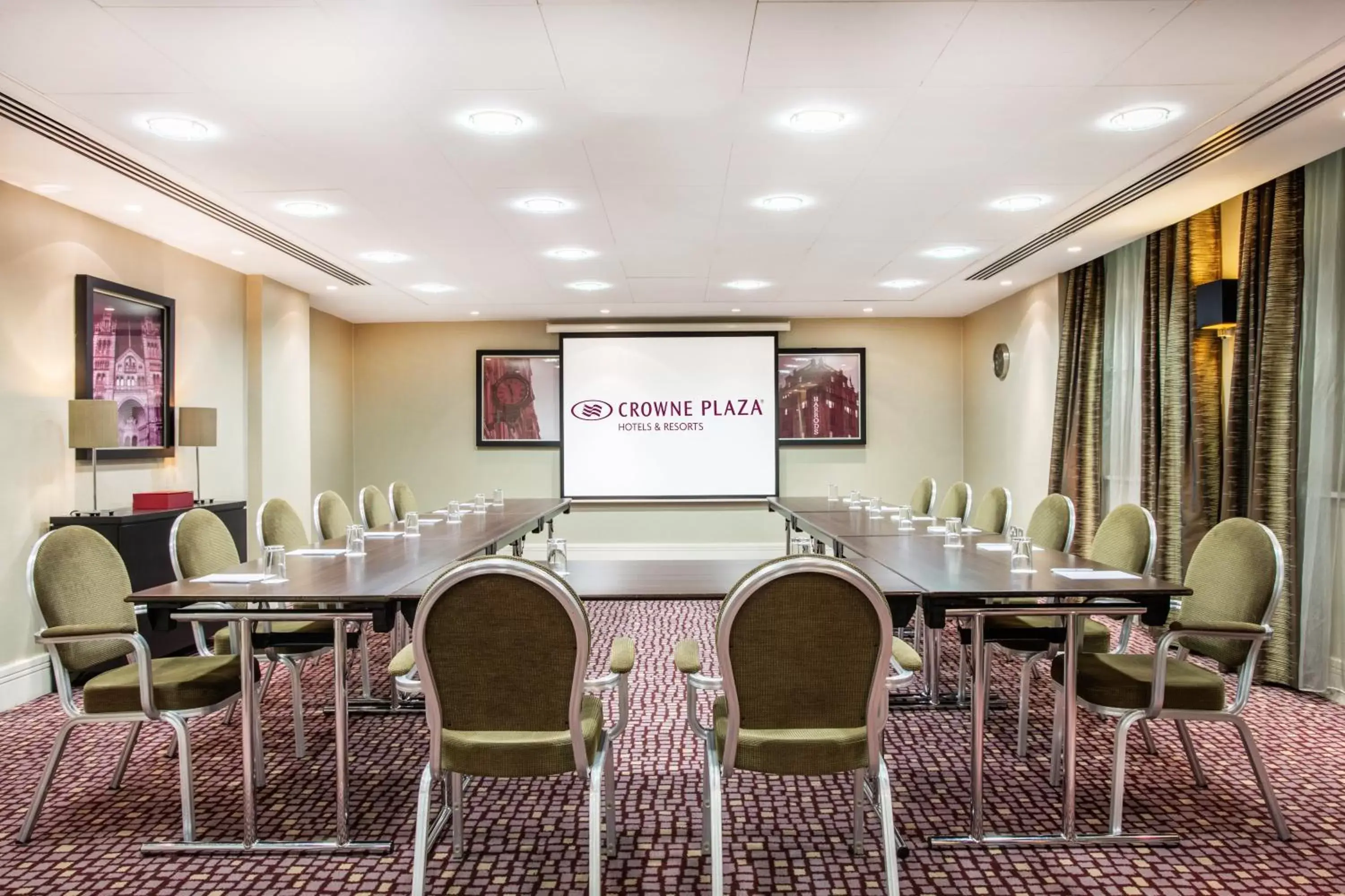 Meeting/conference room in Crowne Plaza London Ealing, an IHG Hotel