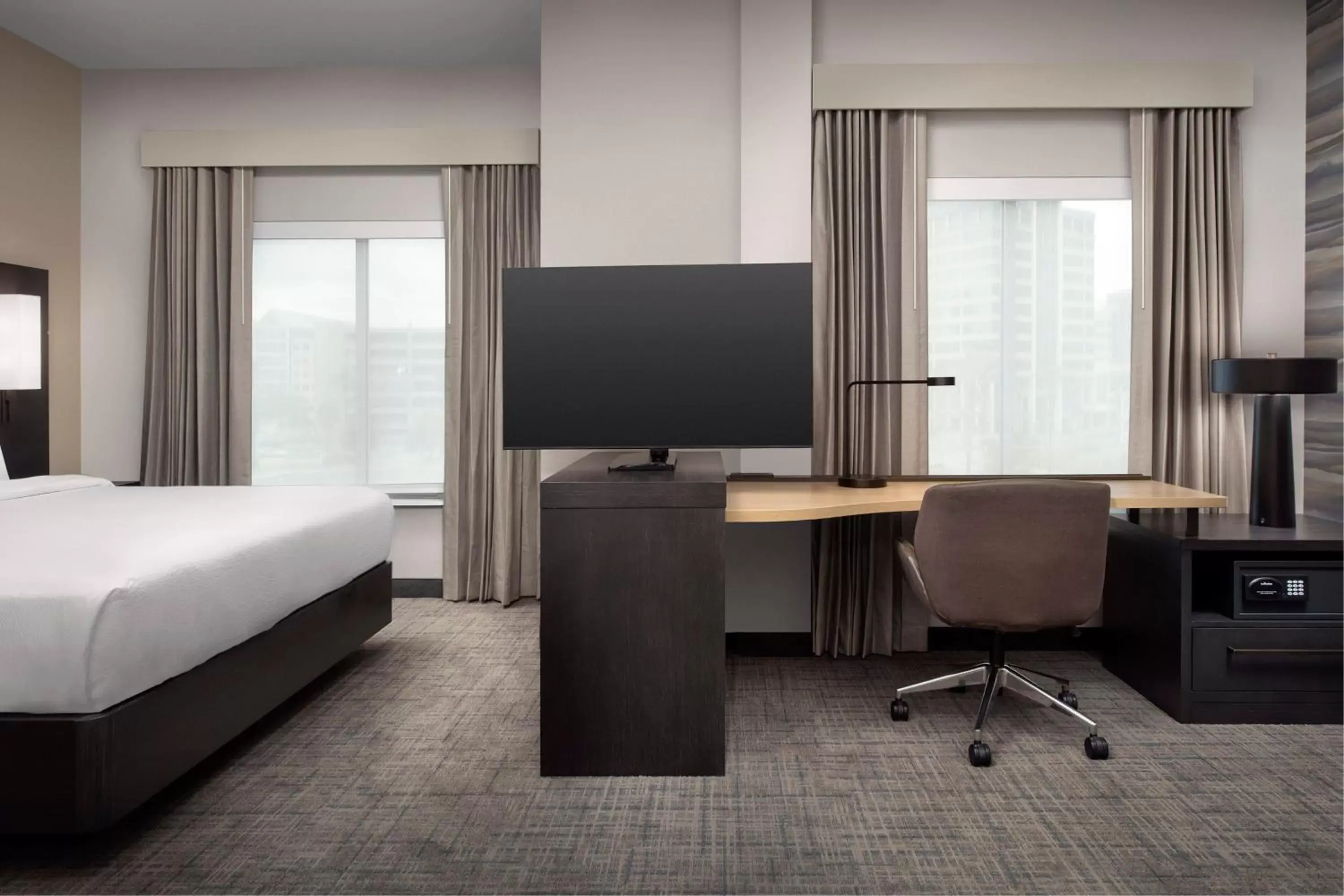 Photo of the whole room, TV/Entertainment Center in Residence Inn by Marriott Jacksonville Downtown