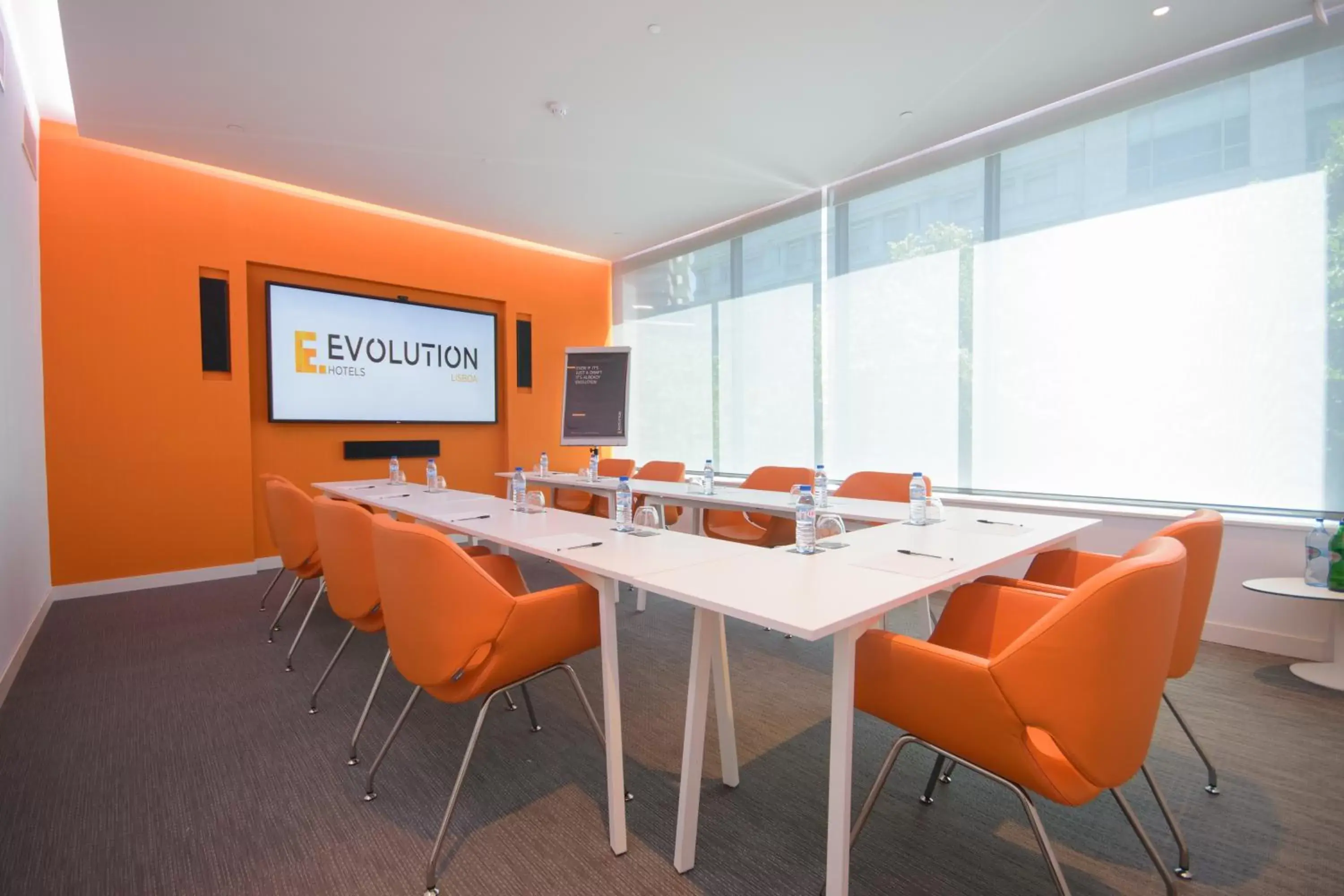 Meeting/conference room in EVOLUTION Lisboa Hotel